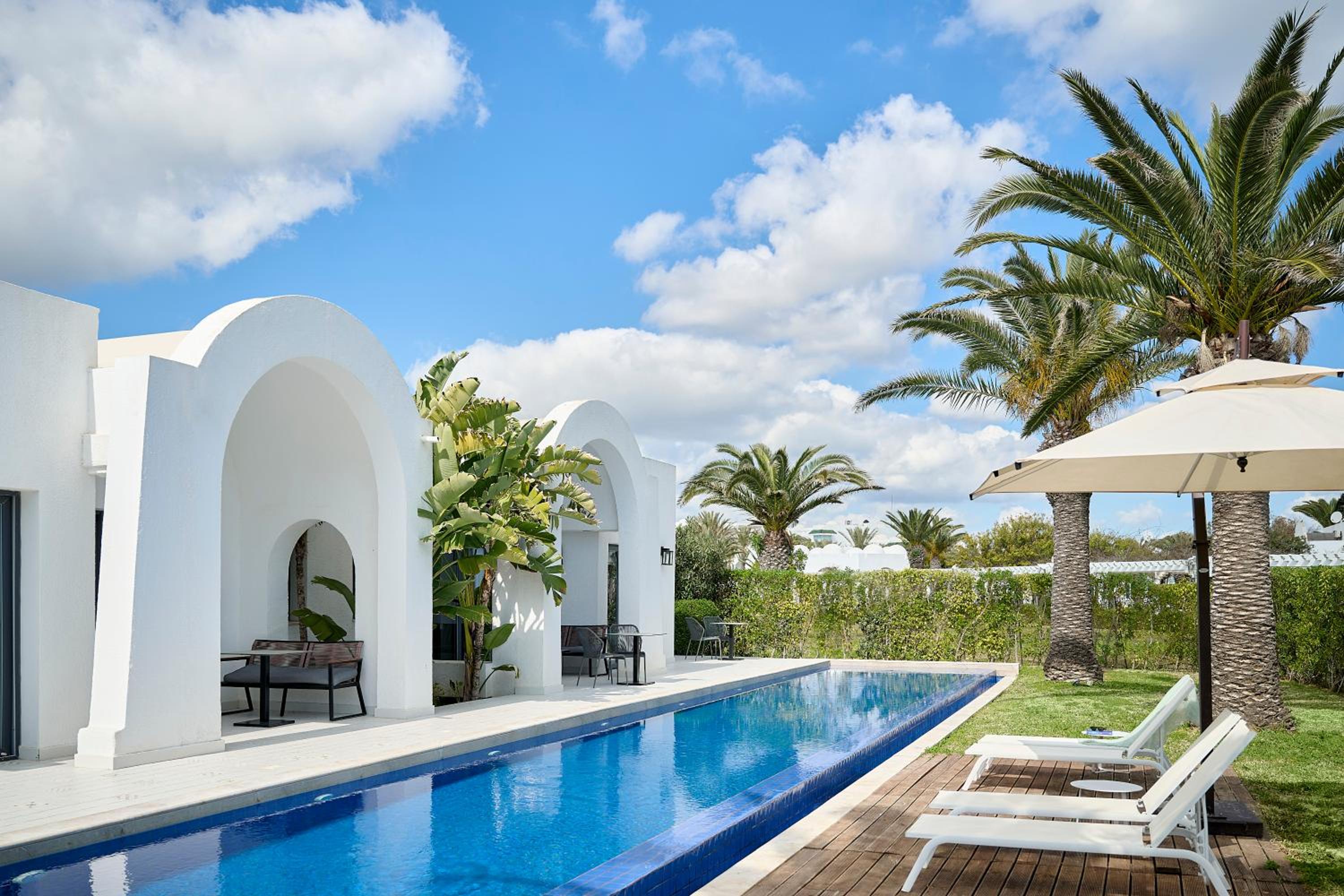 Bungalow Shared Pool - Photo 1