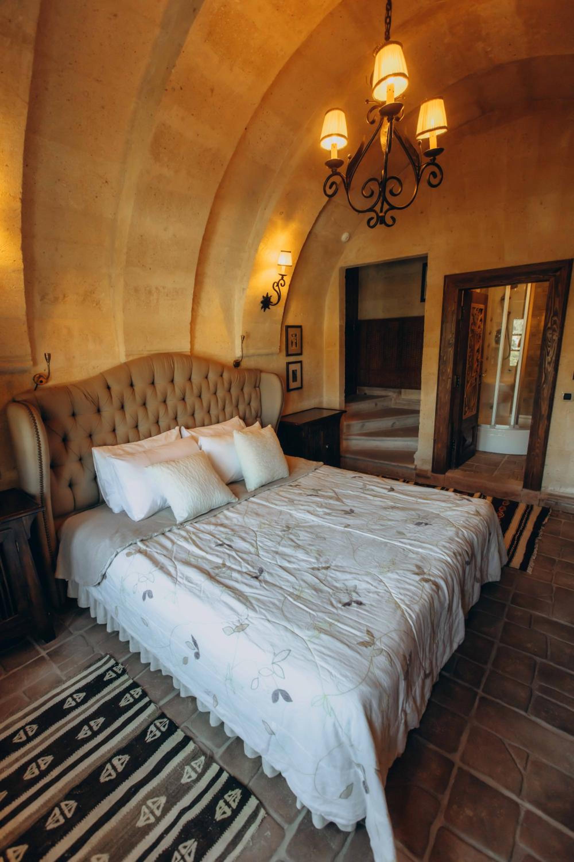 Queen Room with Spa Bath