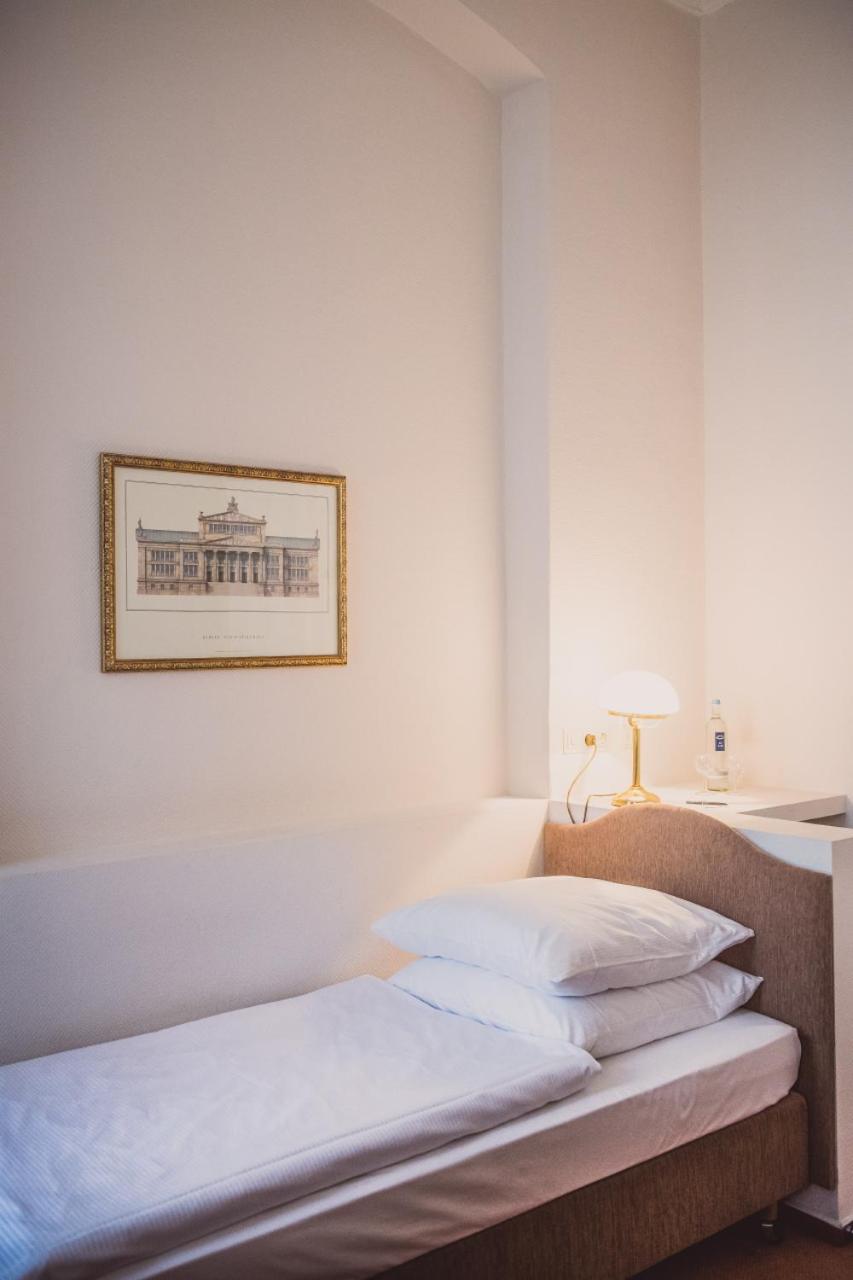 Single Room photo 2