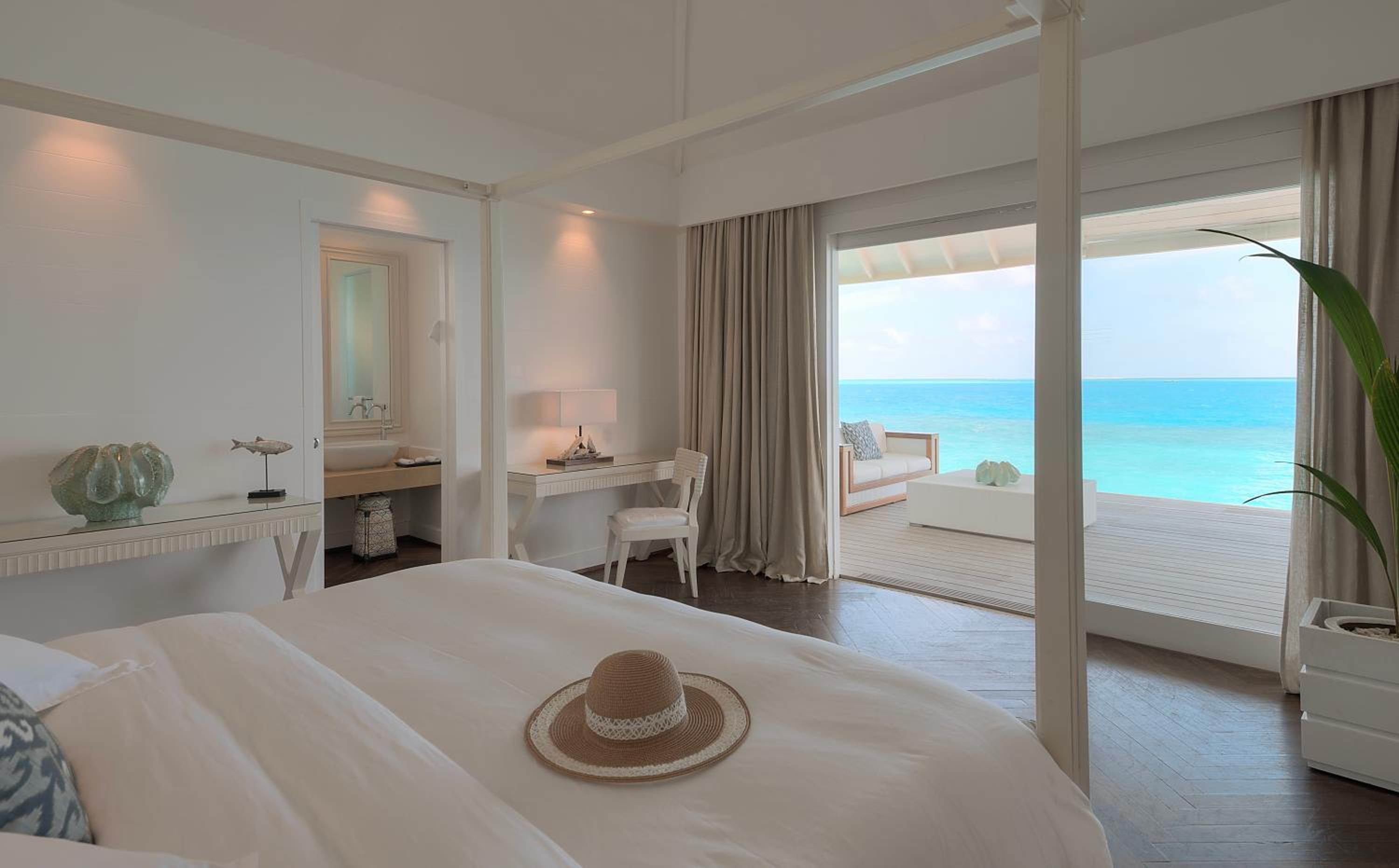 One-Bedroom Over Water Villa Included Seaplane photo 1