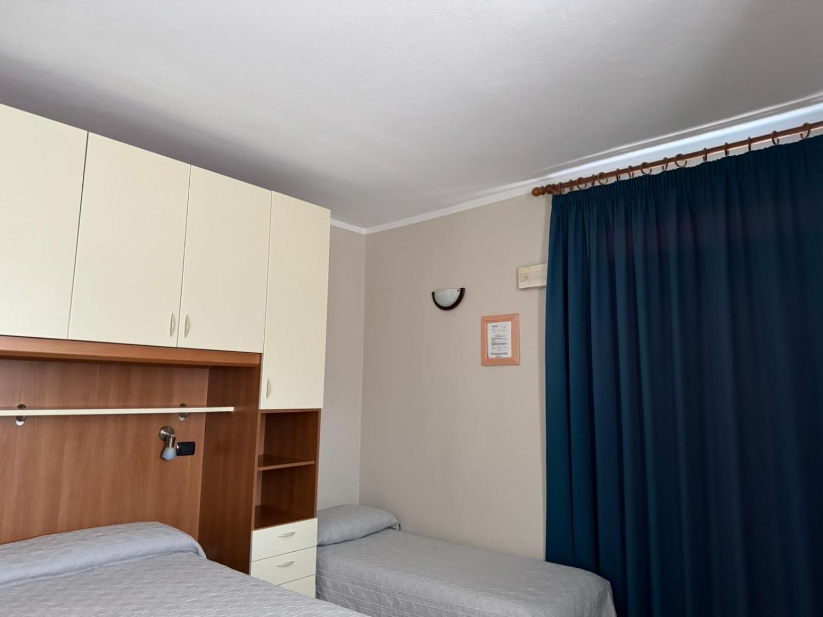 Economy Quadruple Room photo 2