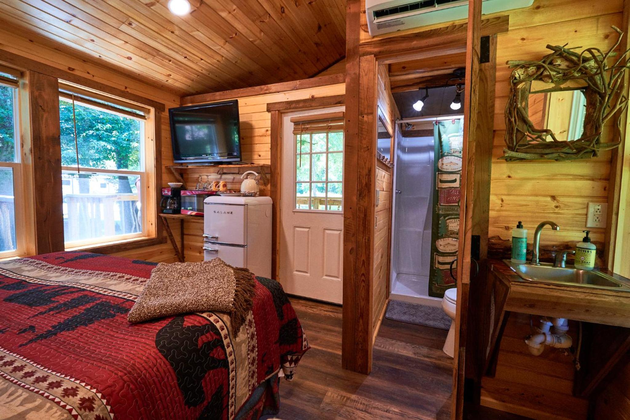 Deluxe King Suite photo 1