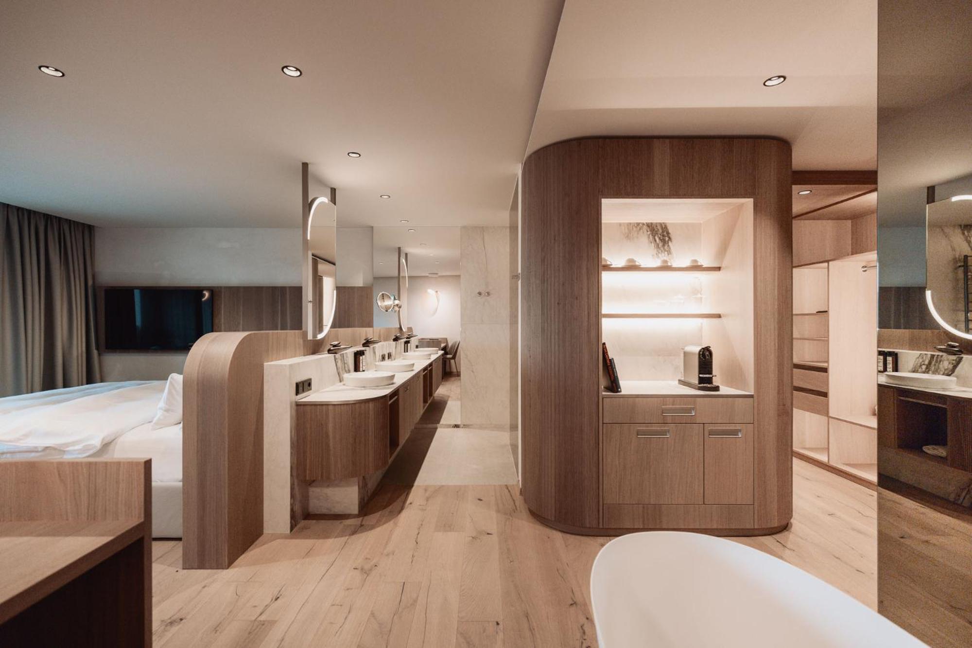 Suite with Terrace - Photo 5