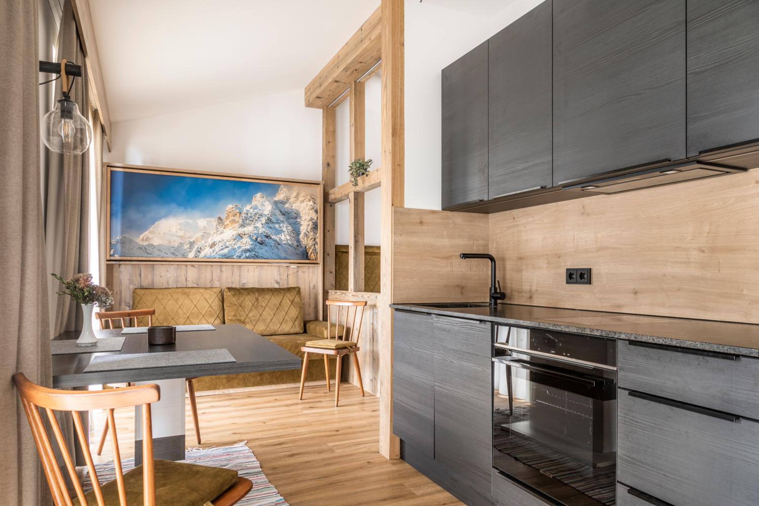 One-Bedroom Apartment with Garden View photo 2