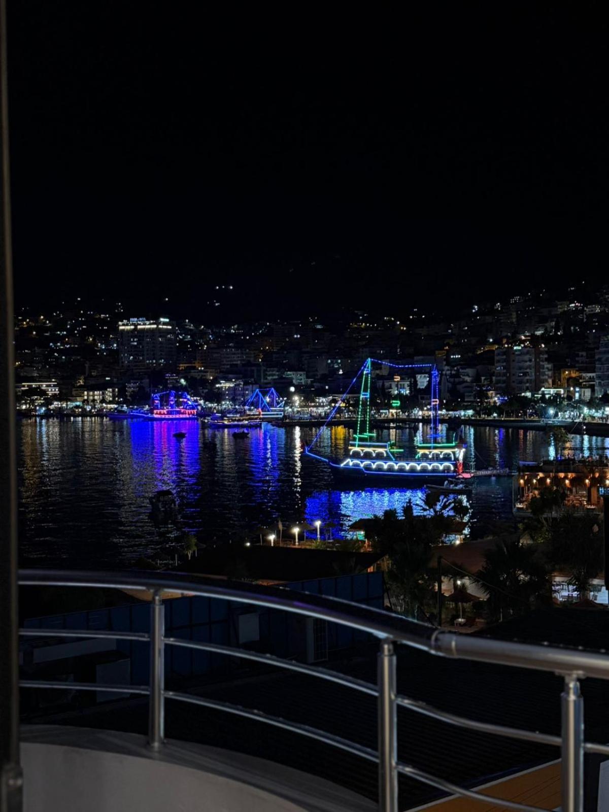 Quadruple Room with Balcony photo 3
