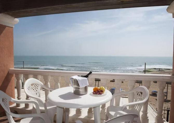 One-Bedroom Apartment with Sea View (1 Adult)