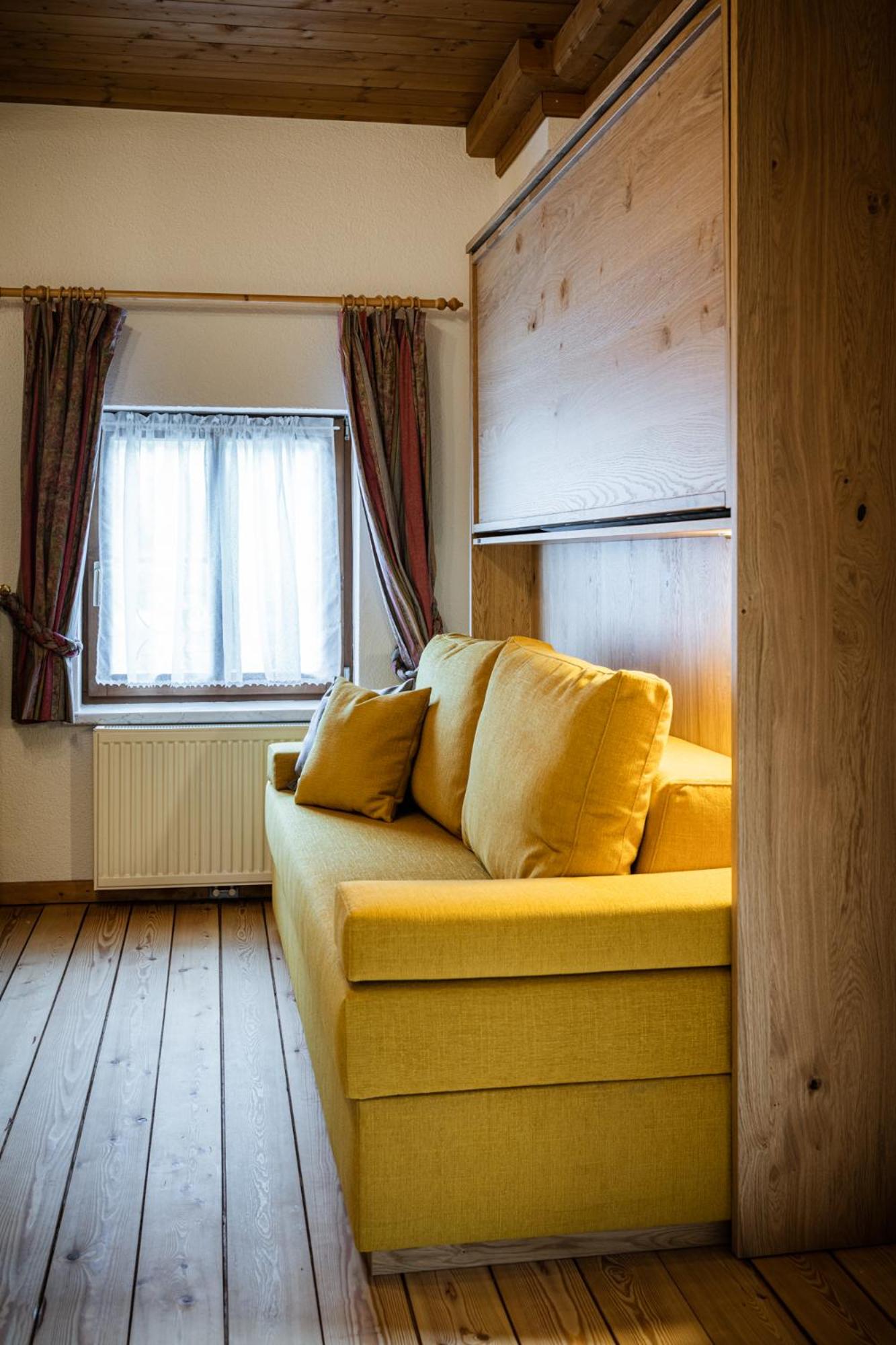 One-Bedroom Apartment with Balcony photo 1