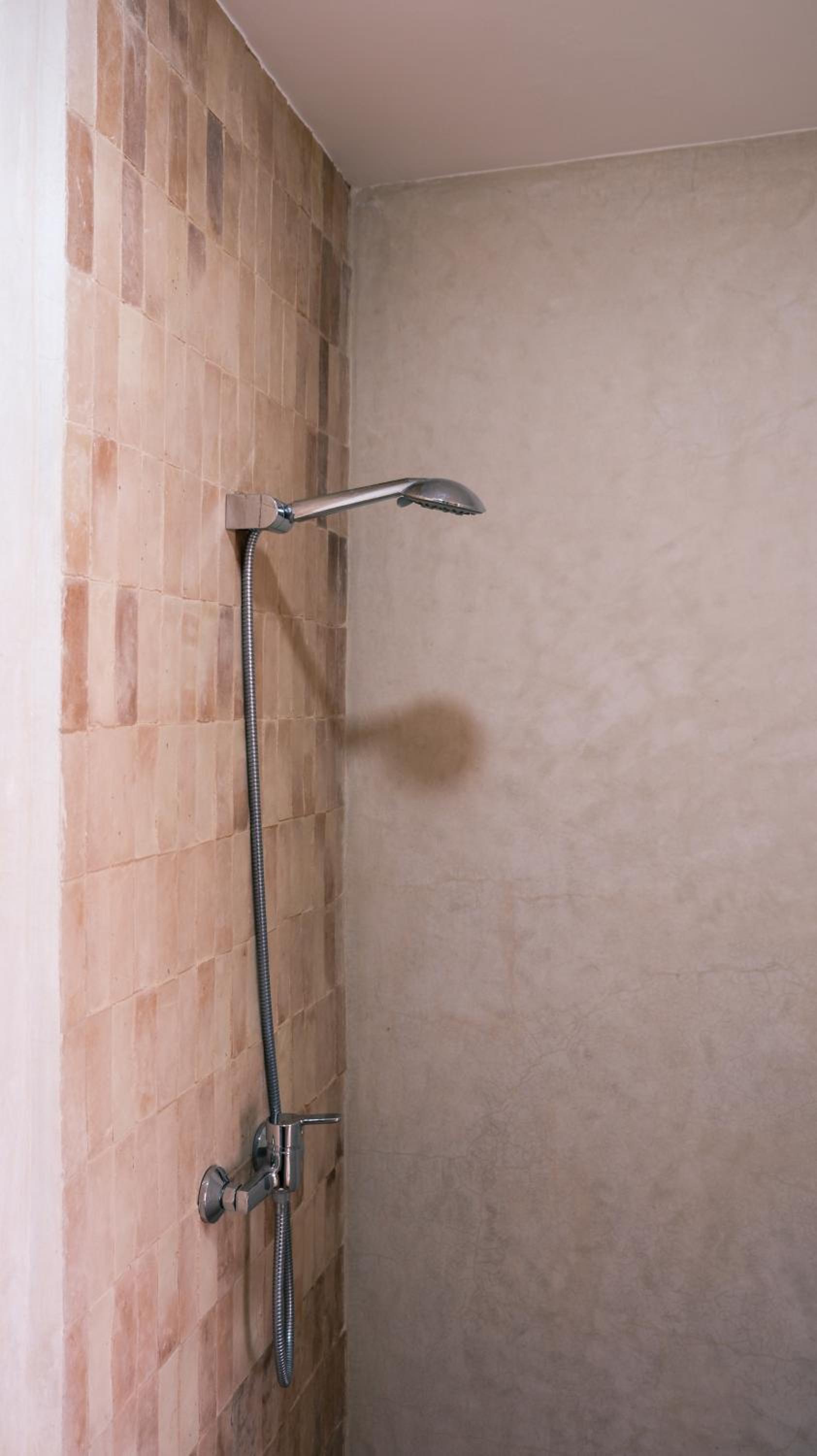 Single Room with Bathroom photo 1