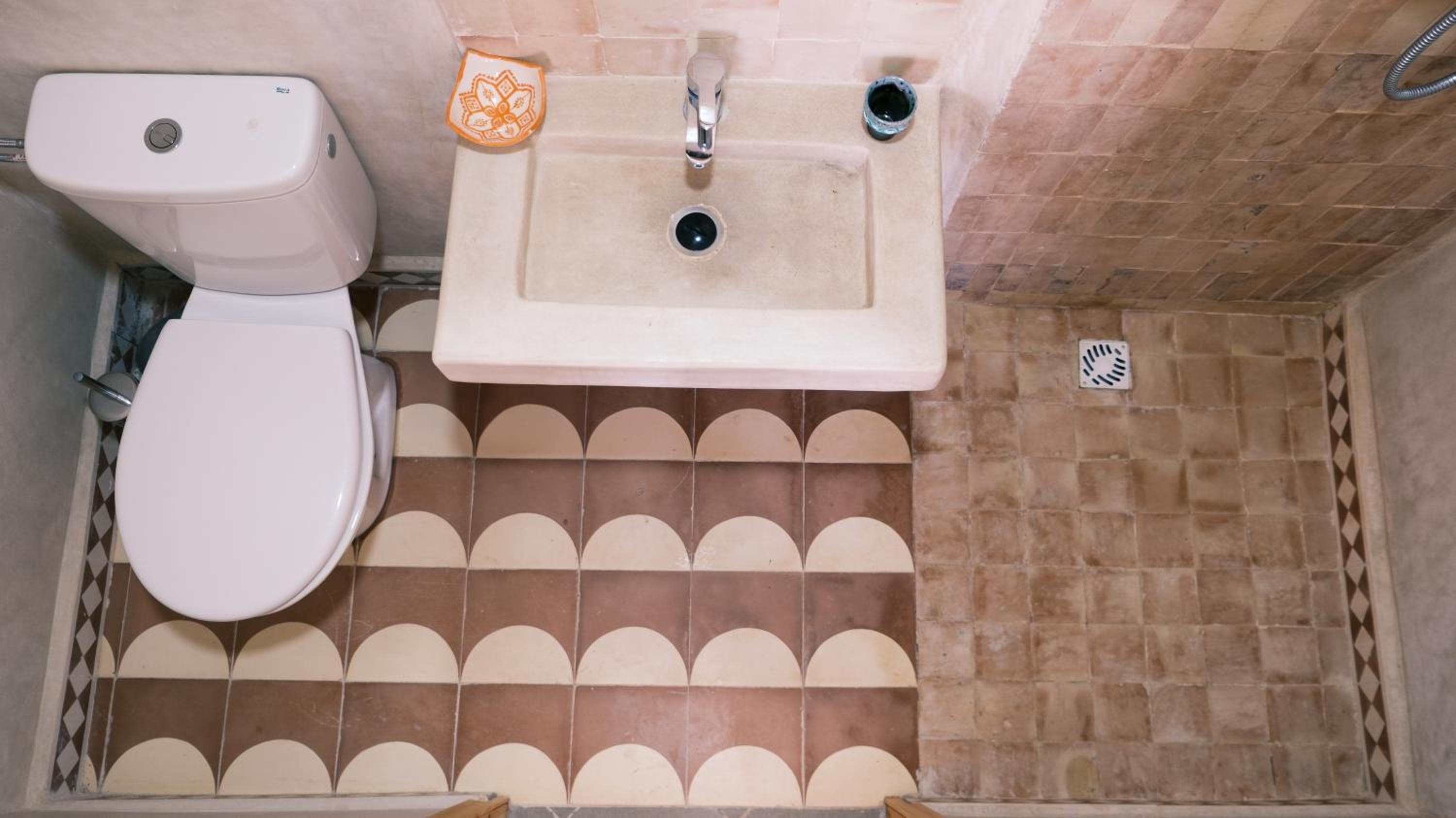 Single Room with Bathroom photo 2