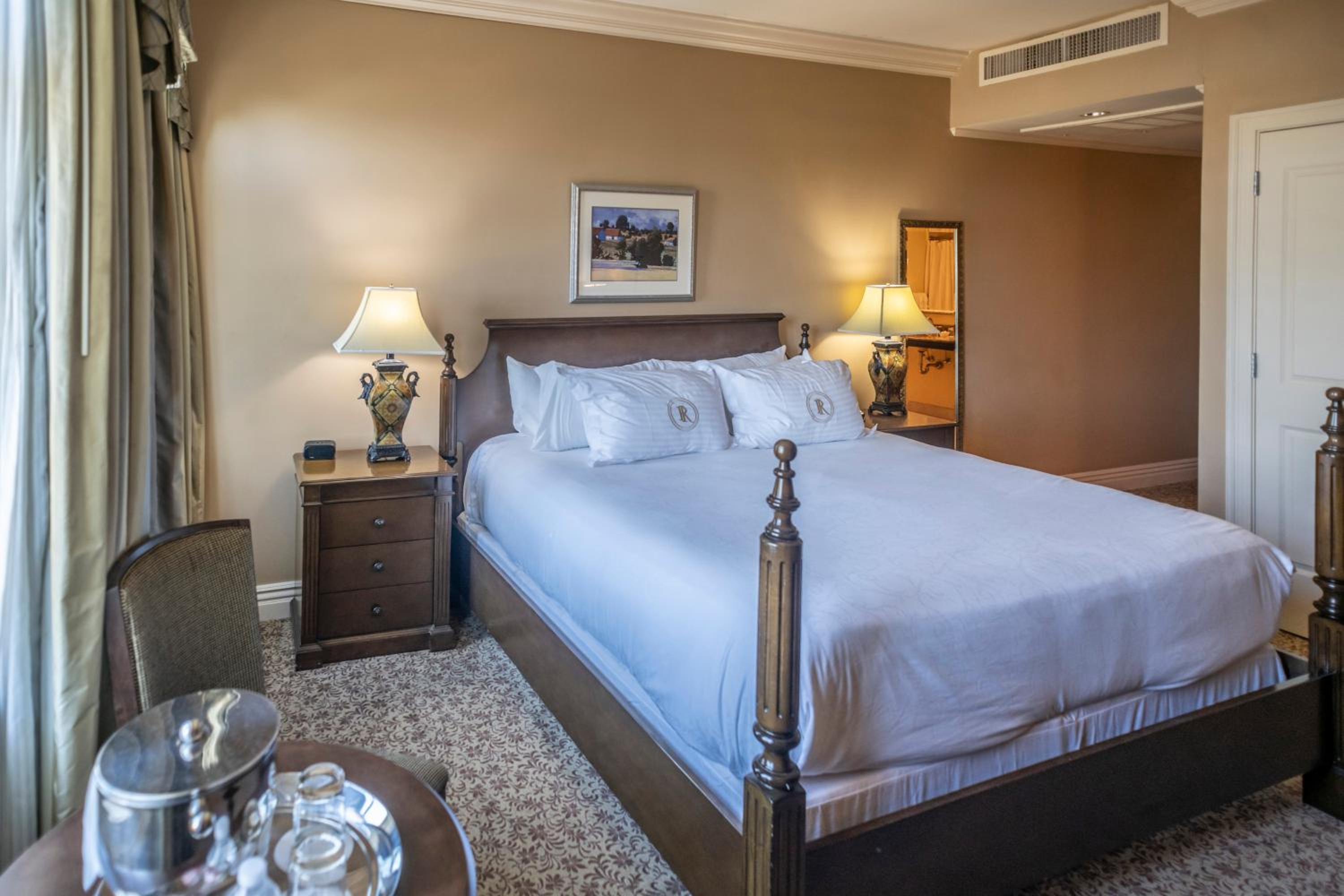 Deluxe Queen Room - Photo 2