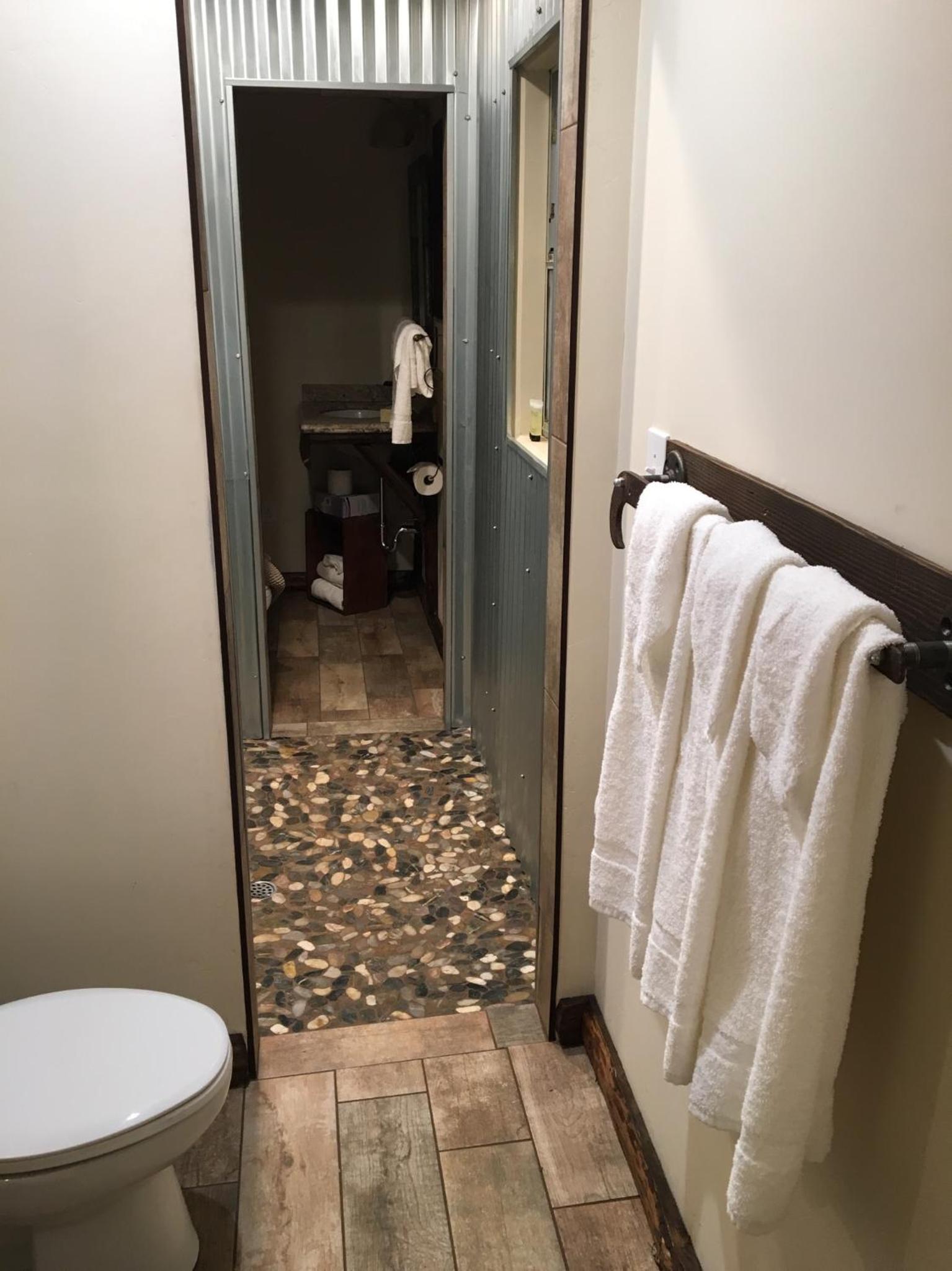 Double Room with Private Bathroom #2 - Photo 16
