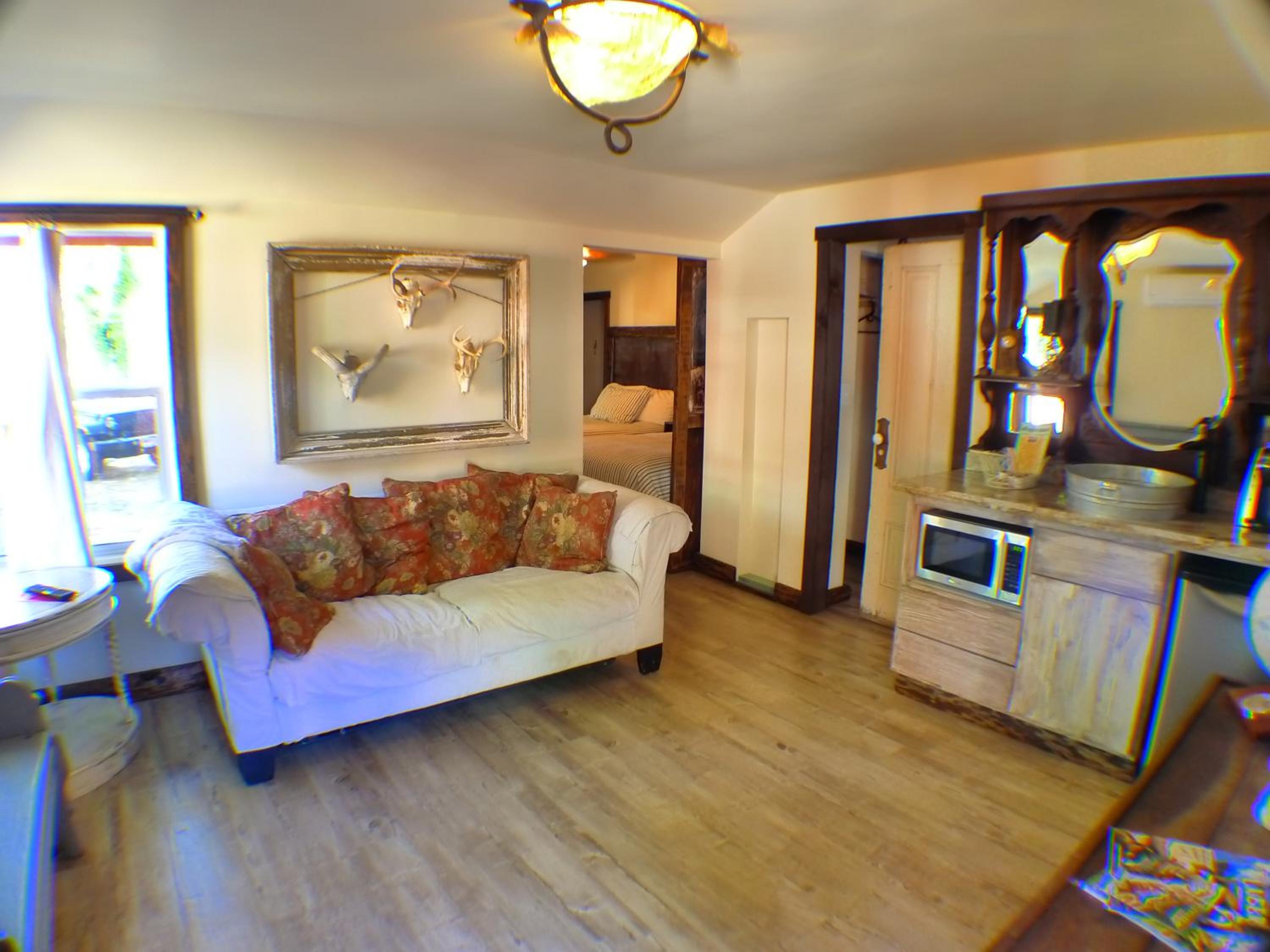 Double Room with Private Bathroom #2 - Photo 17