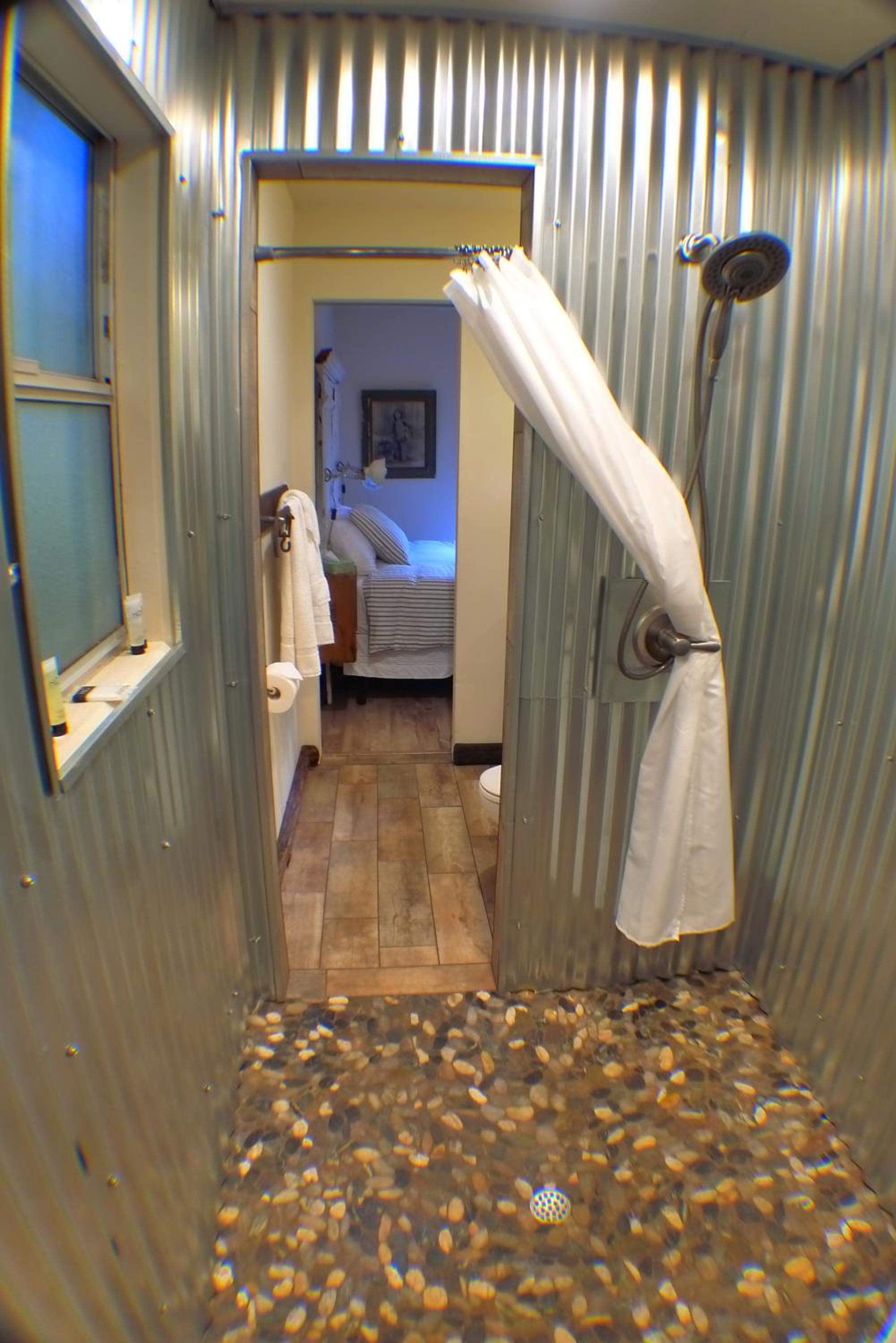 Double Room with Private Bathroom #2 - Photo 14