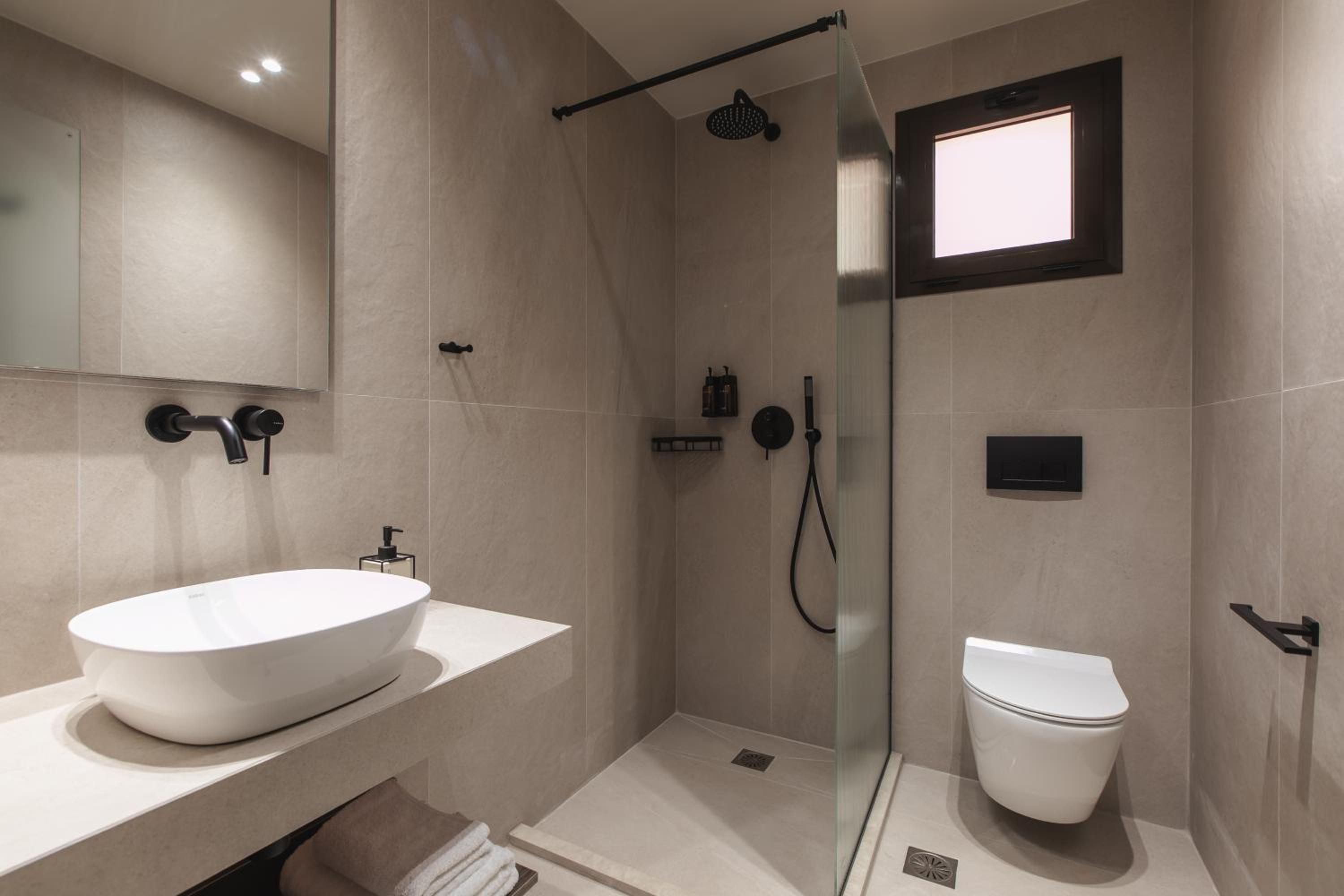 Deluxe Double or Twin Room - Photo 2