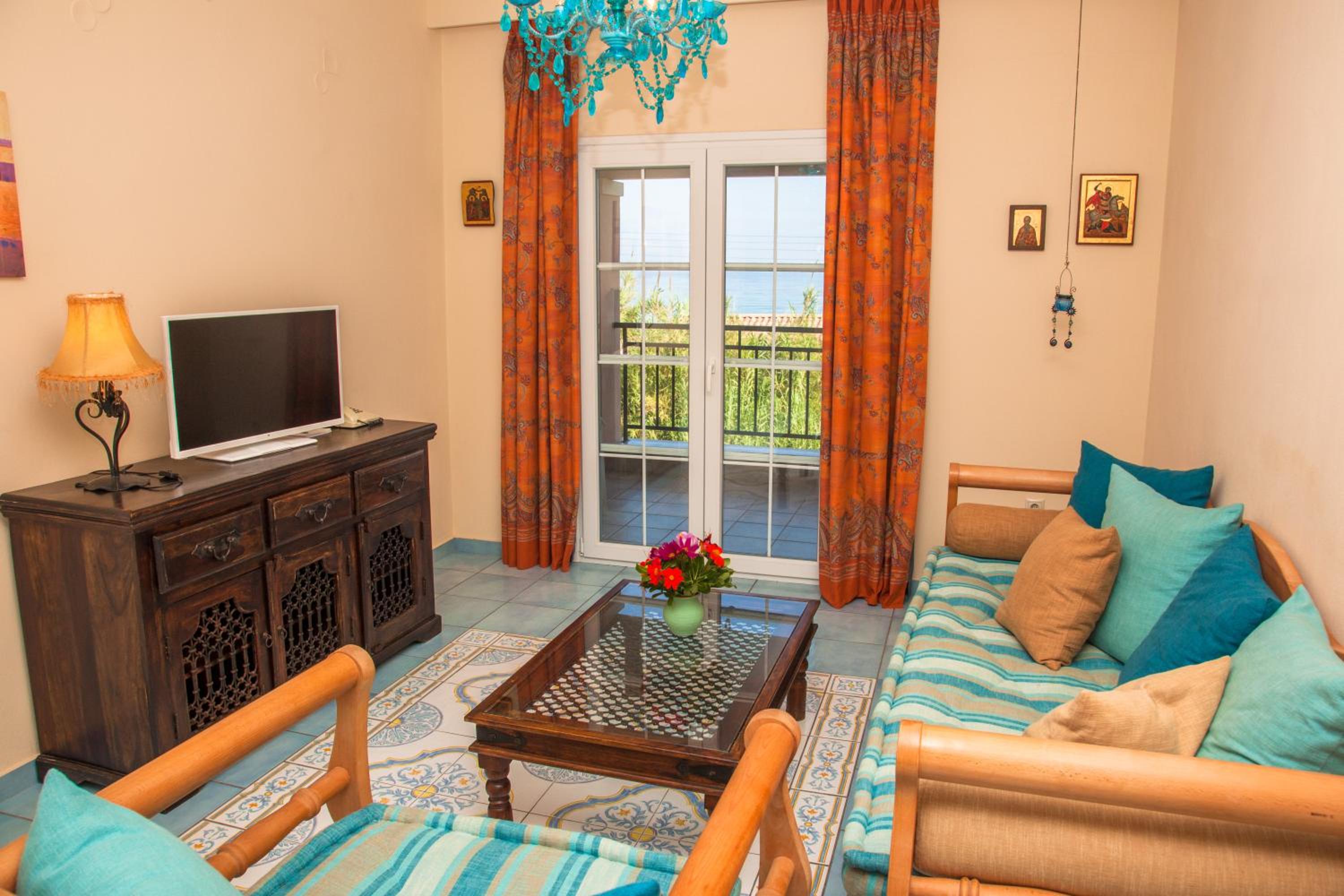 Suite (2-3 Adults)  photo 2