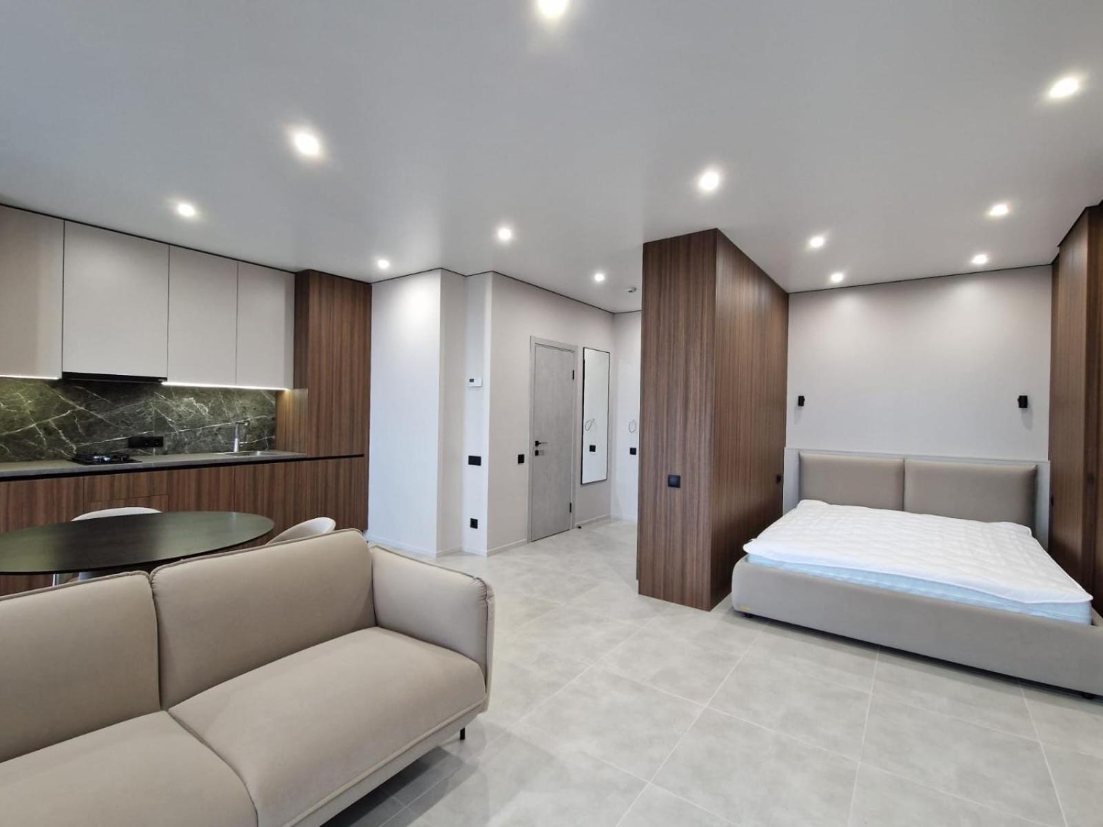 Apartment with View and Balcony photo 2