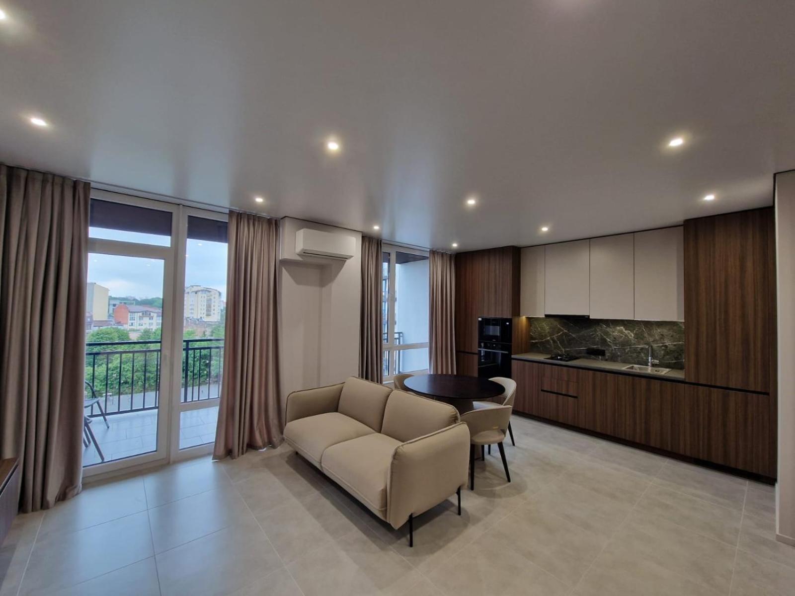 Apartment with View and Balcony photo 3