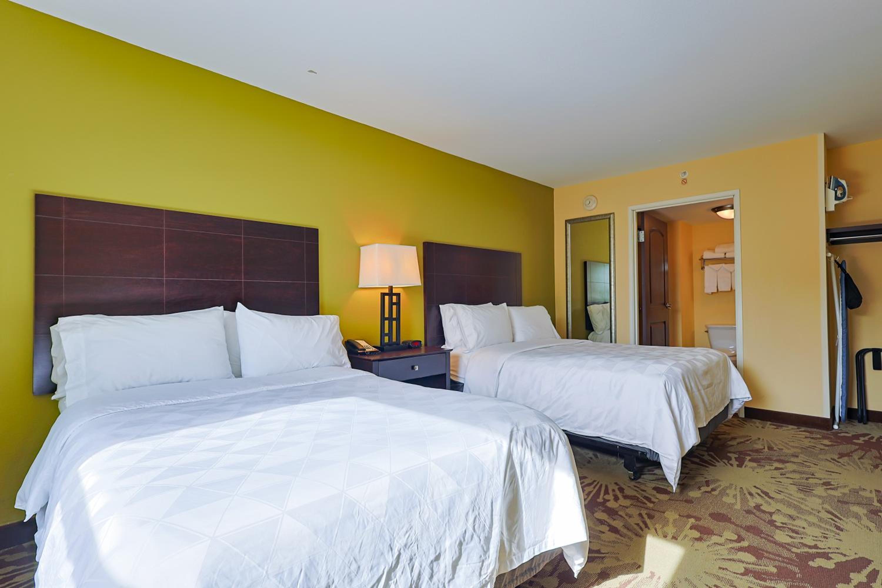 One-Bedroom Suite with Two Double Beds - Non-Smoking - Photo 8