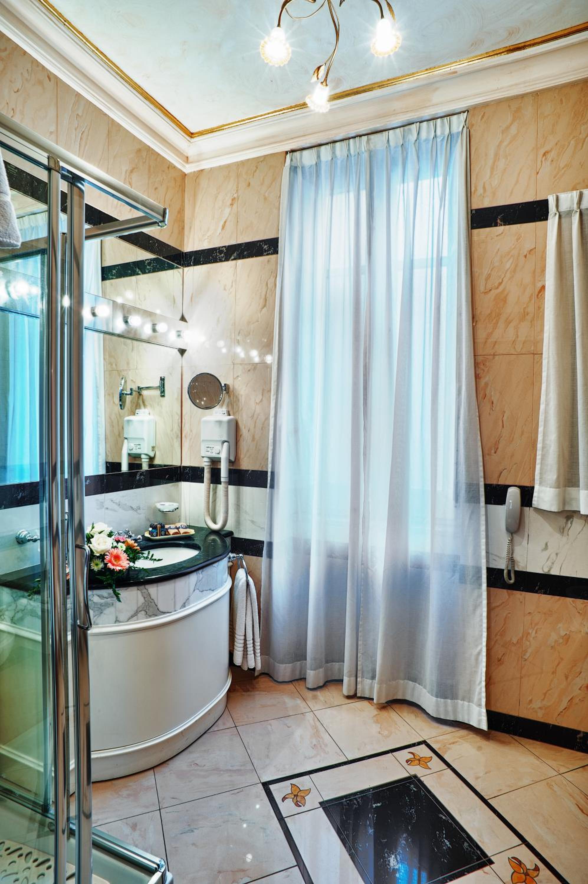 Deluxe Double Room - Photo 2