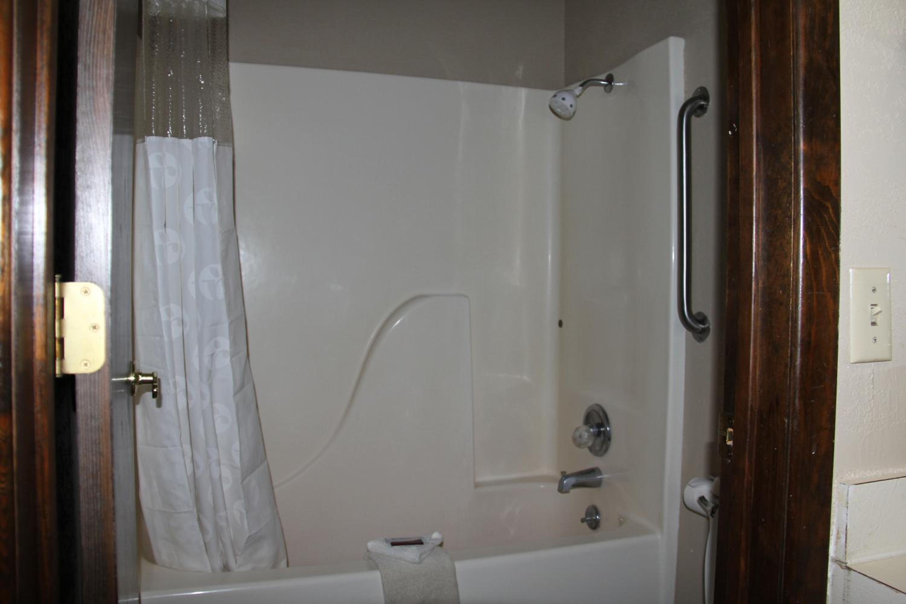 Queen Room - Photo 5