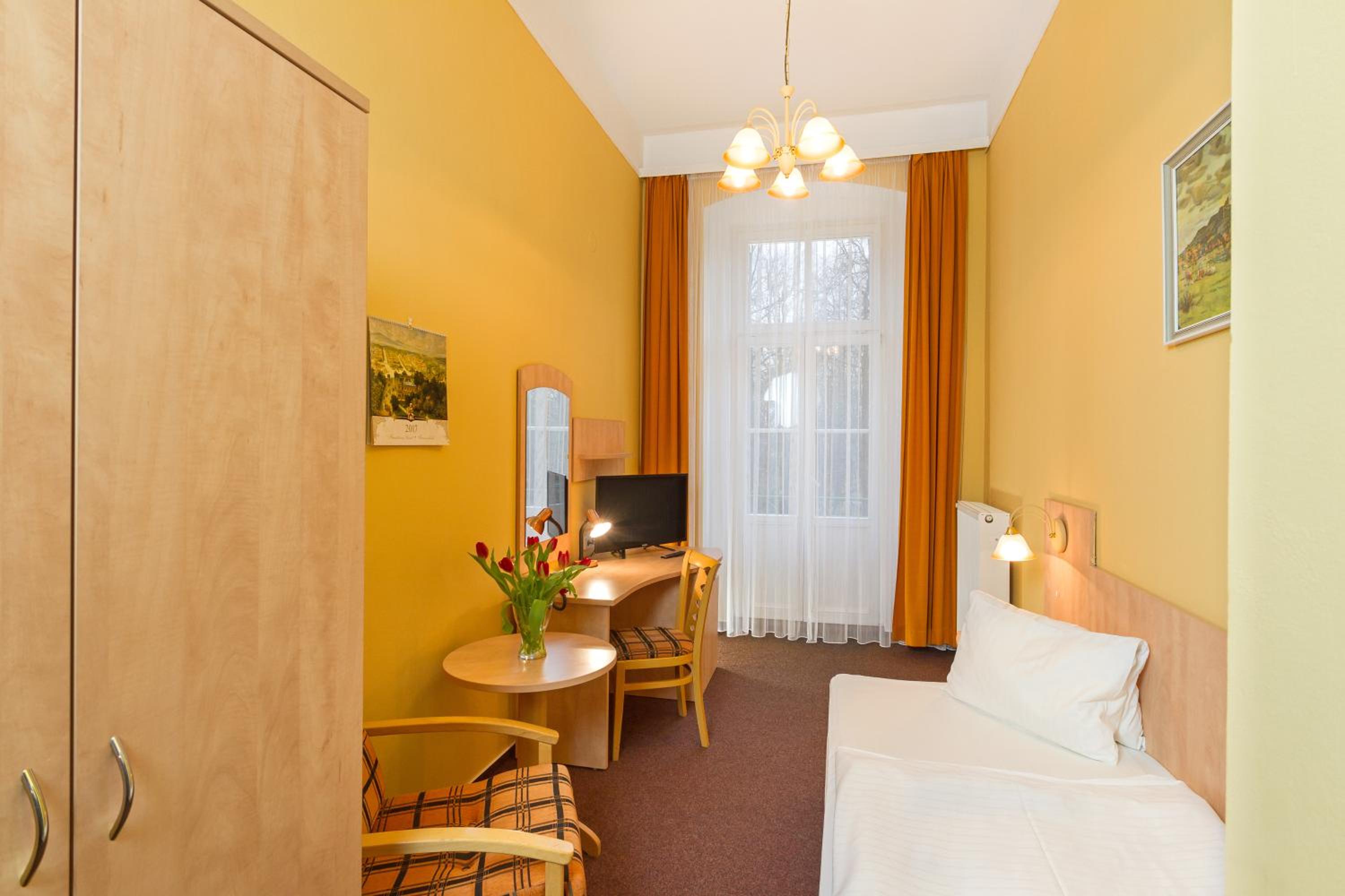 Single Room with Weekend Package