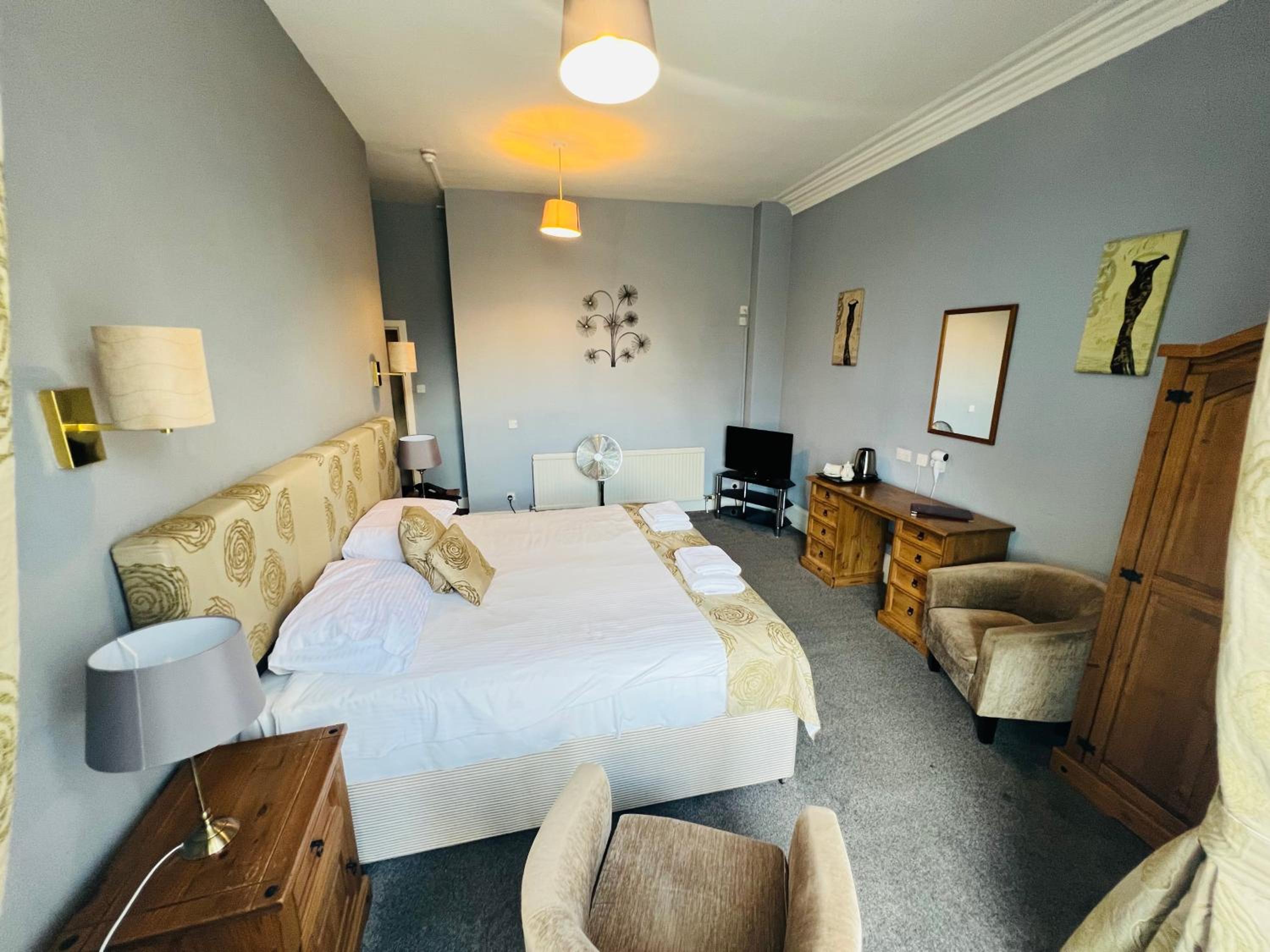 Deluxe Double or Twin Room photo 3