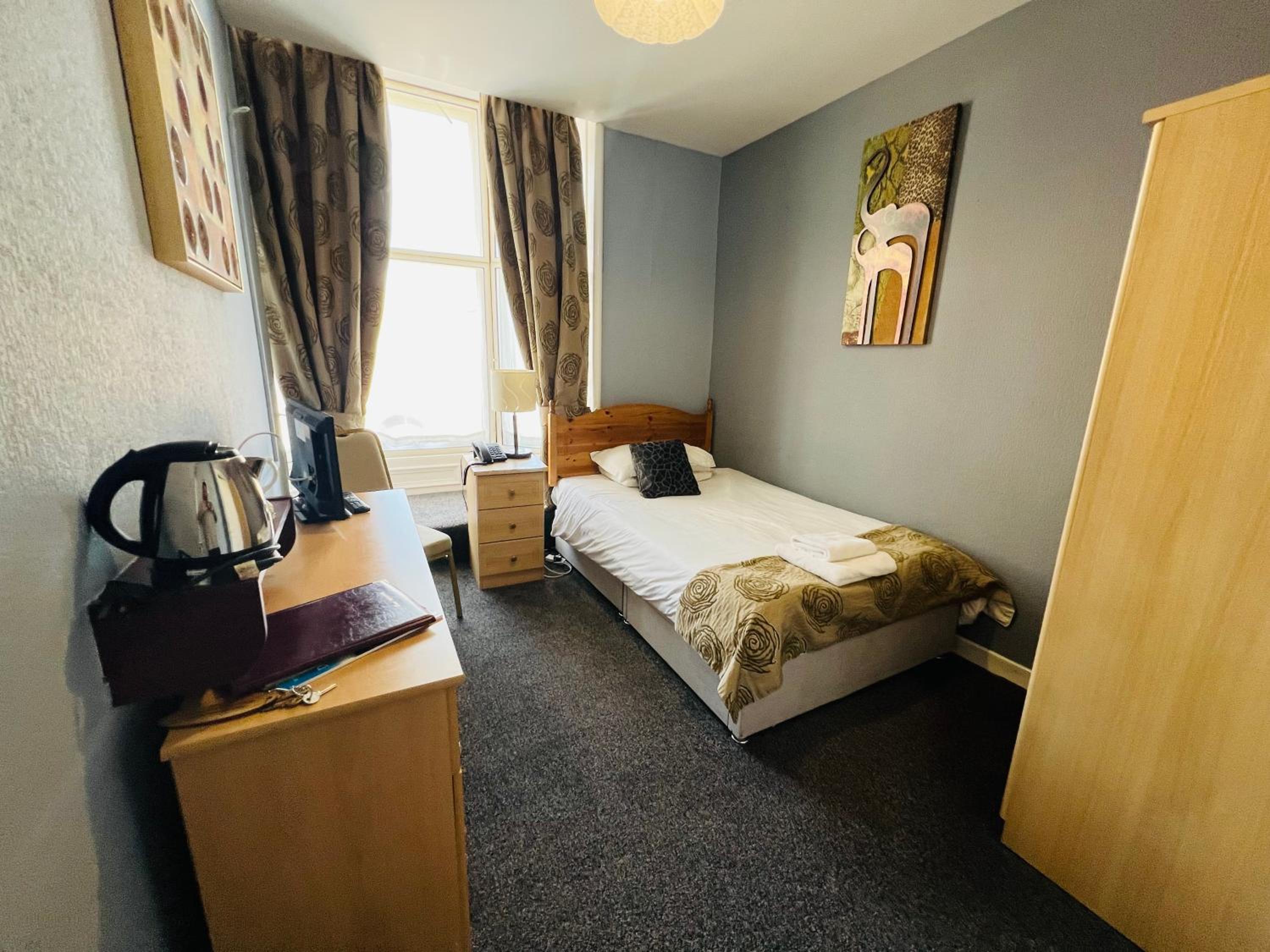 Single Room photo 3