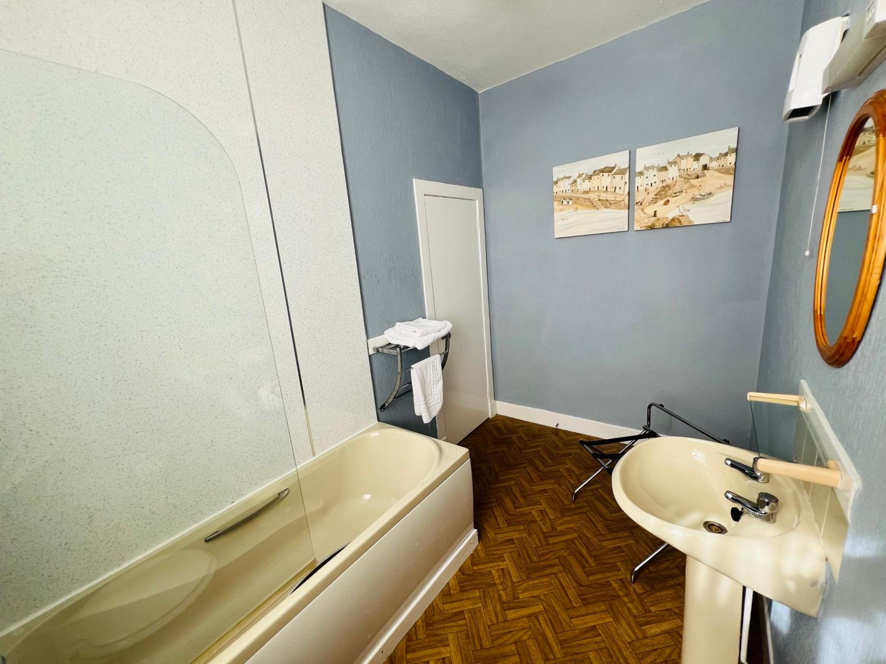 Single Room photo 2