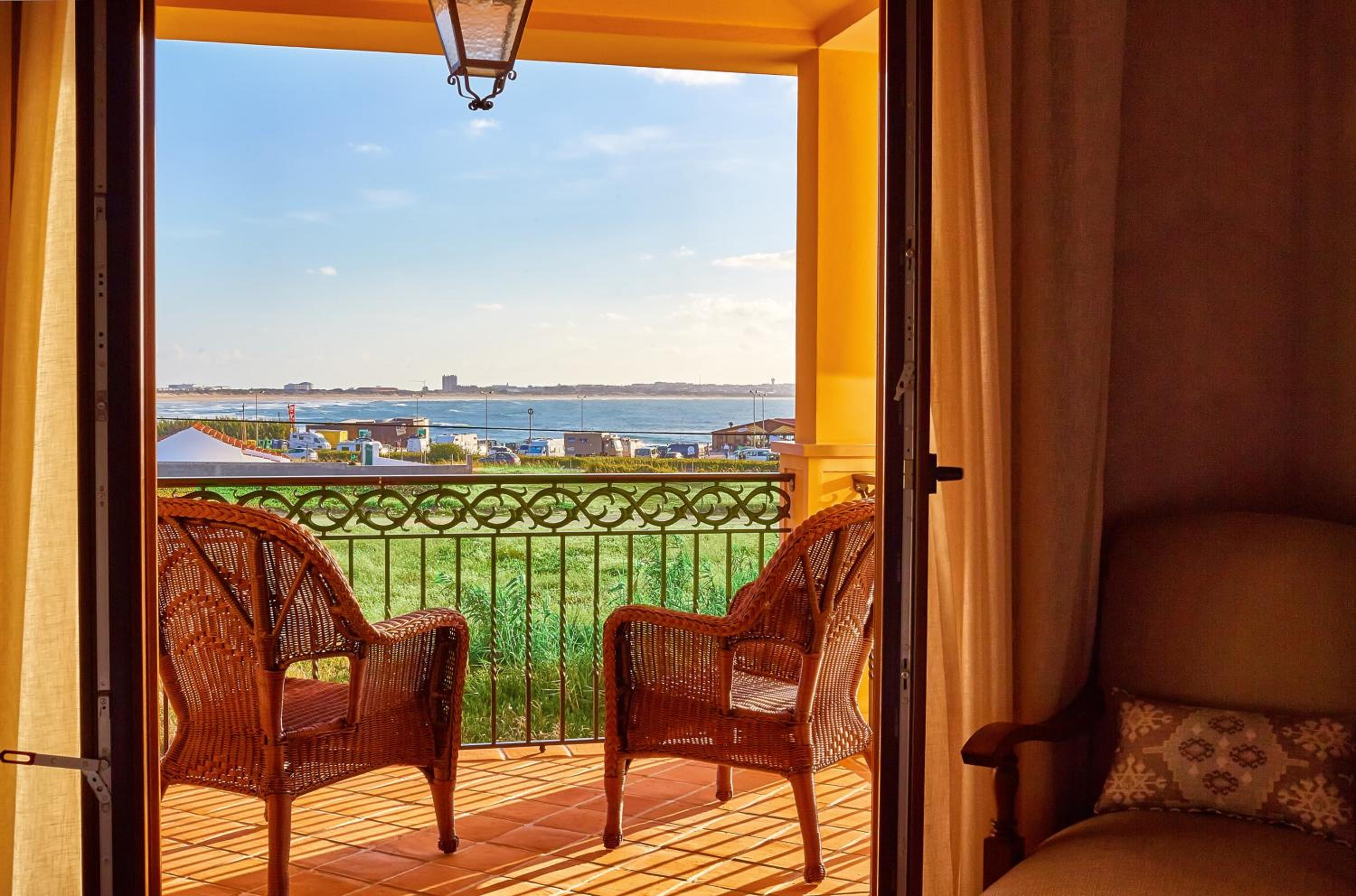 Deluxe Twin Room with Sea View photo 3