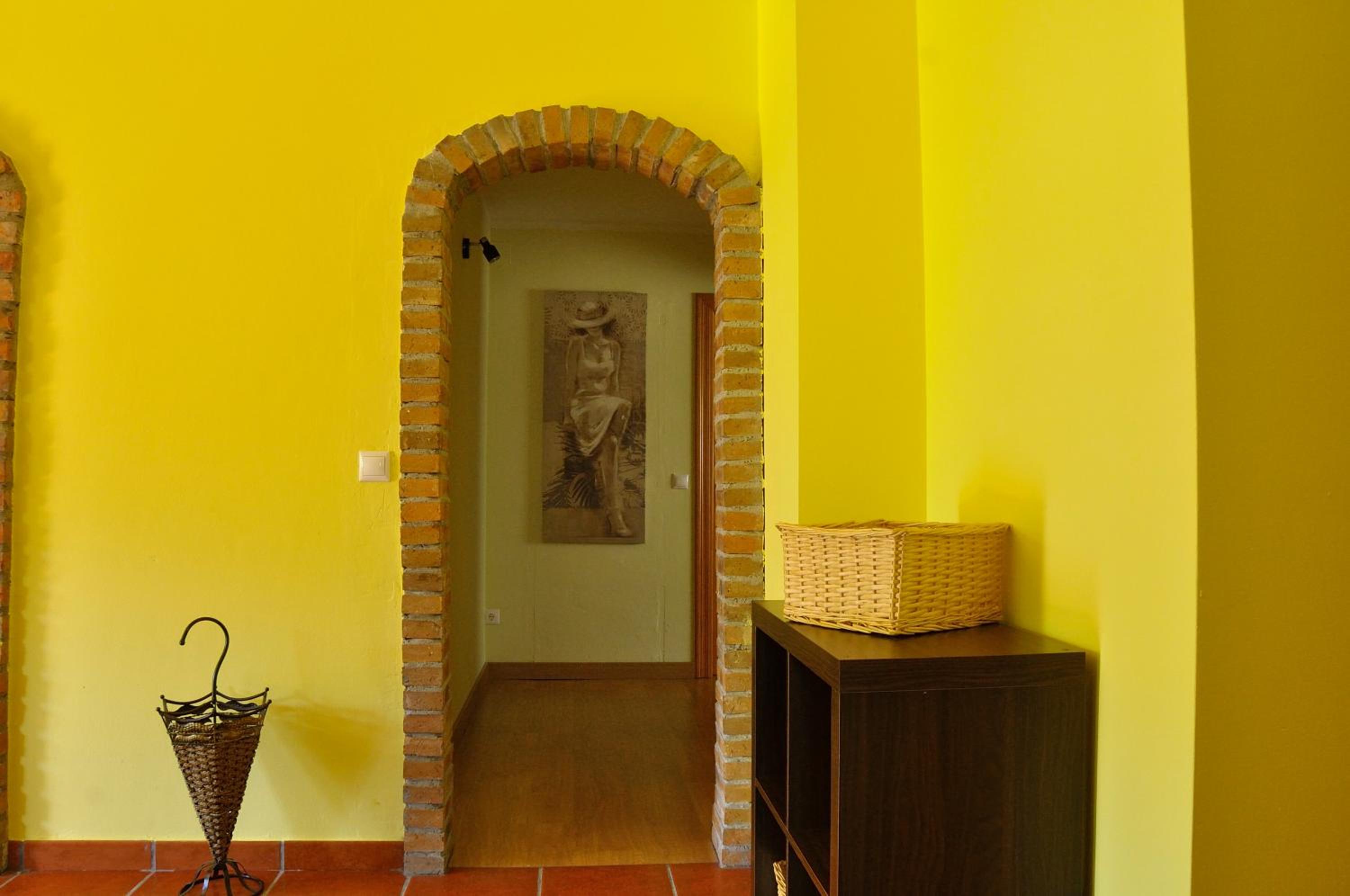 Four-Bedroom Apartment with Terrace photo 2