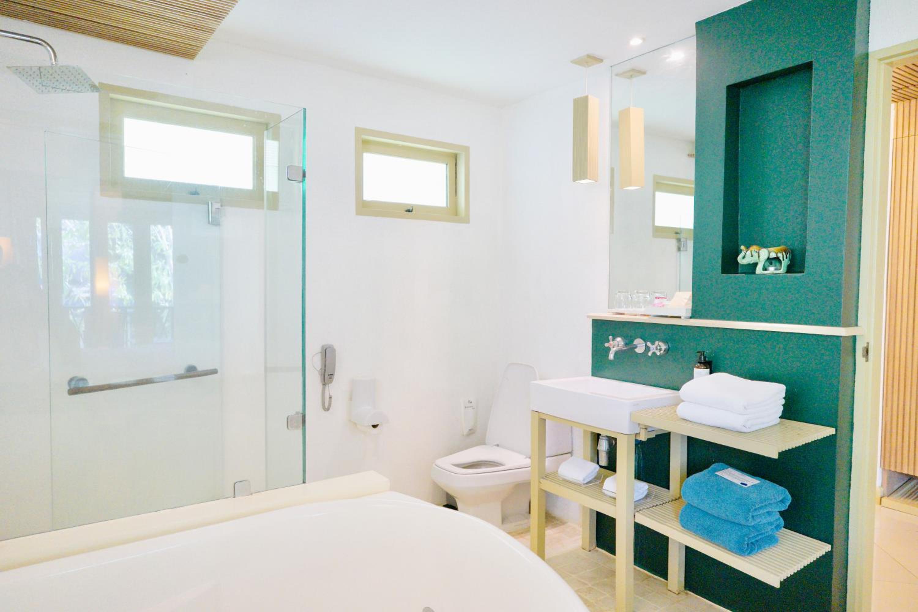 Deluxe King Room with Garden Side - Photo 3