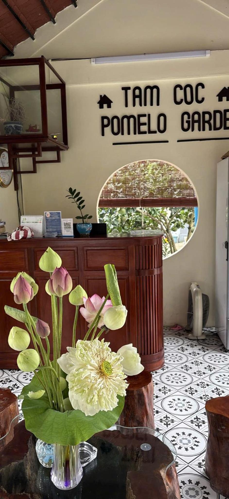 Deluxe Triple Room with Pool View (1 King Bed and 1 Single Bed) photo 2