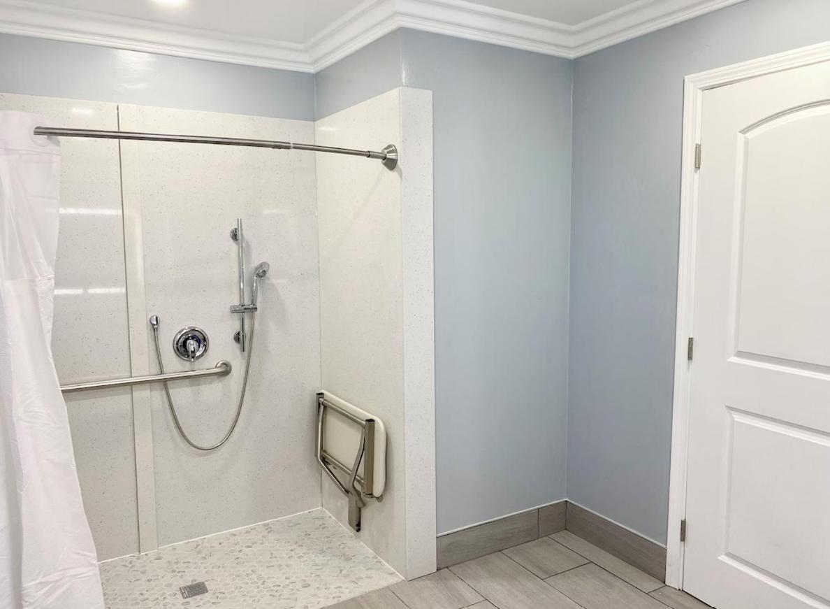 King Room - Disability Access photo 2