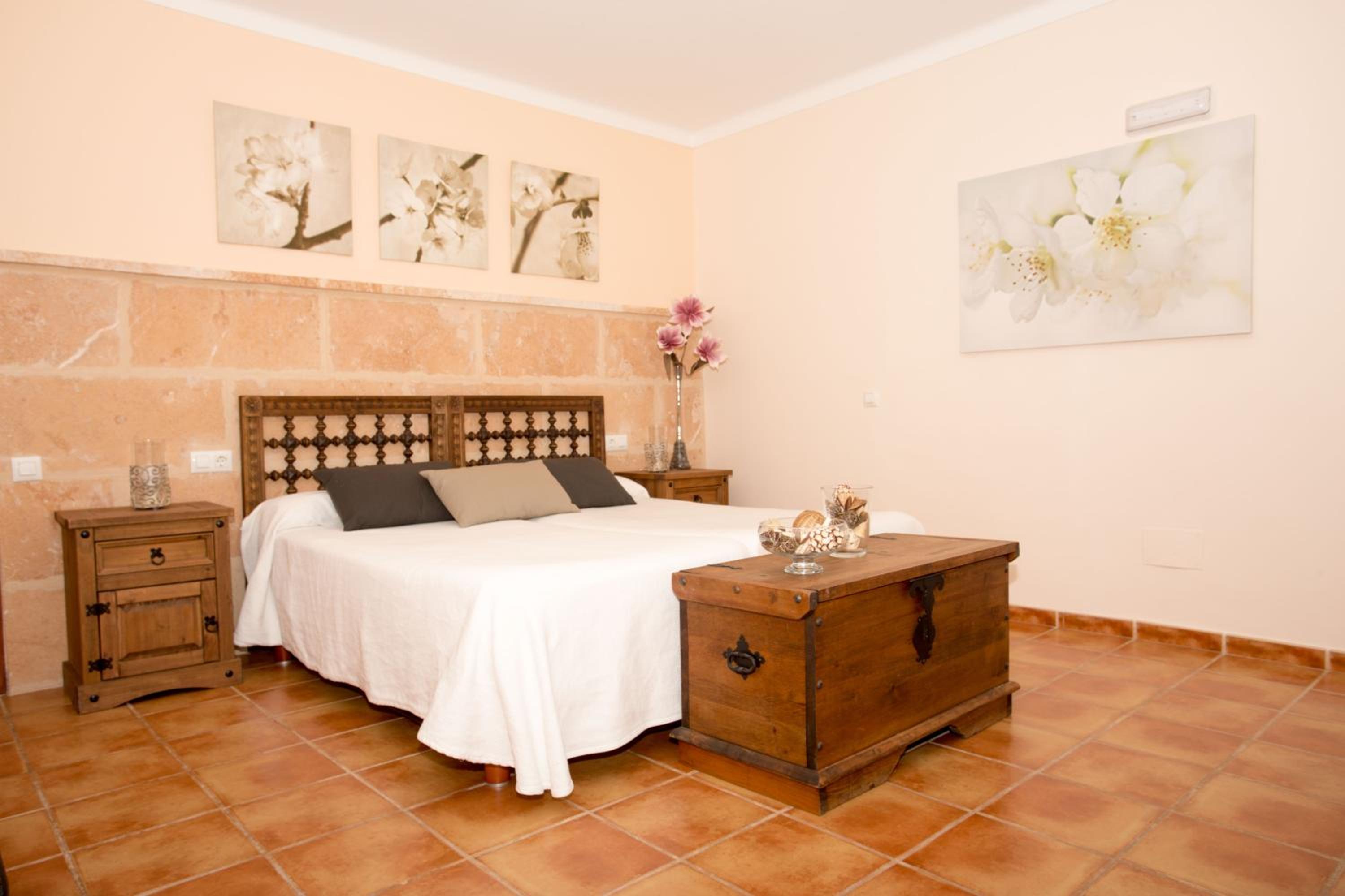 Double or Twin Room - Photo 9