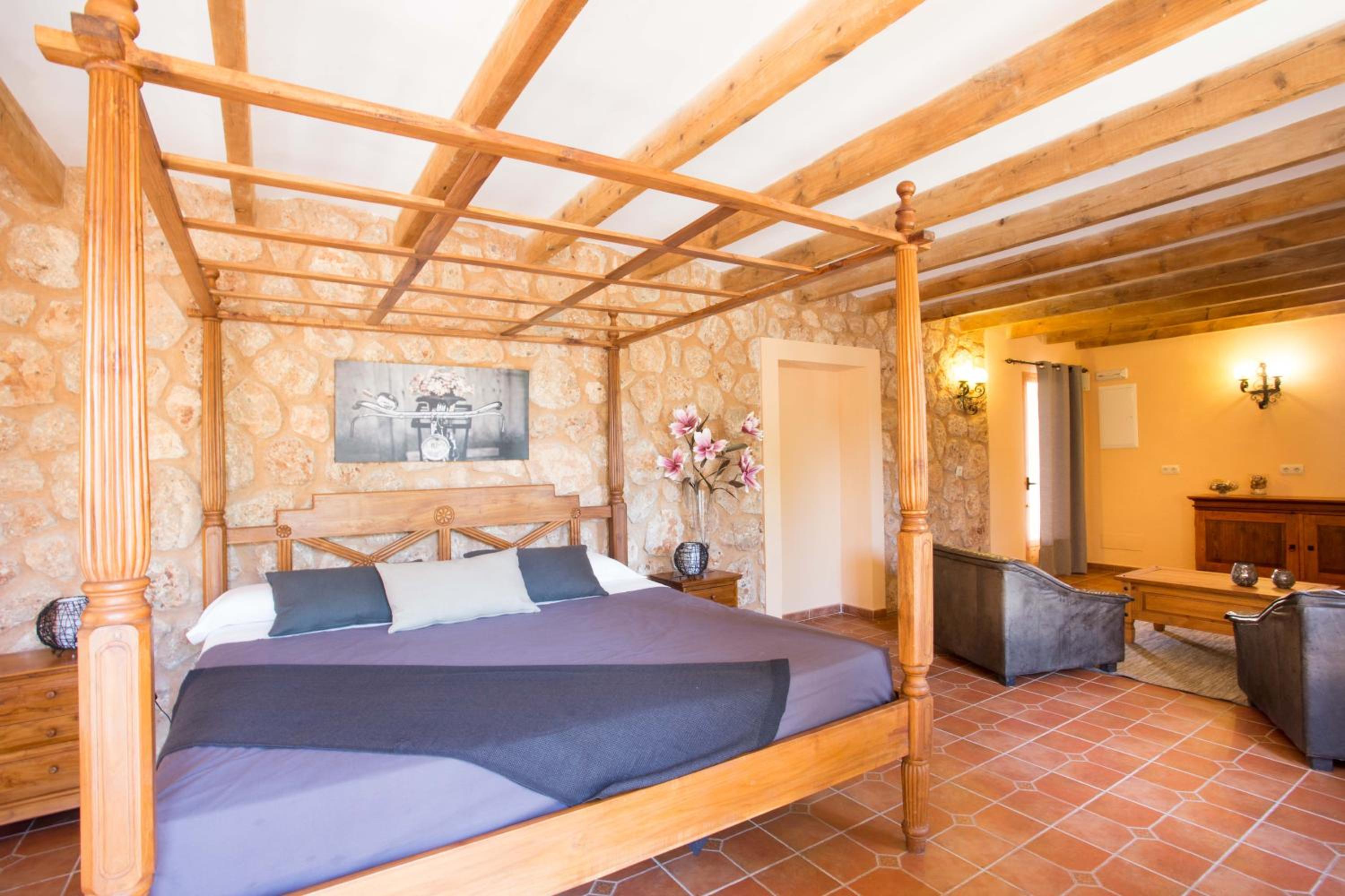 Suite - Photo 11