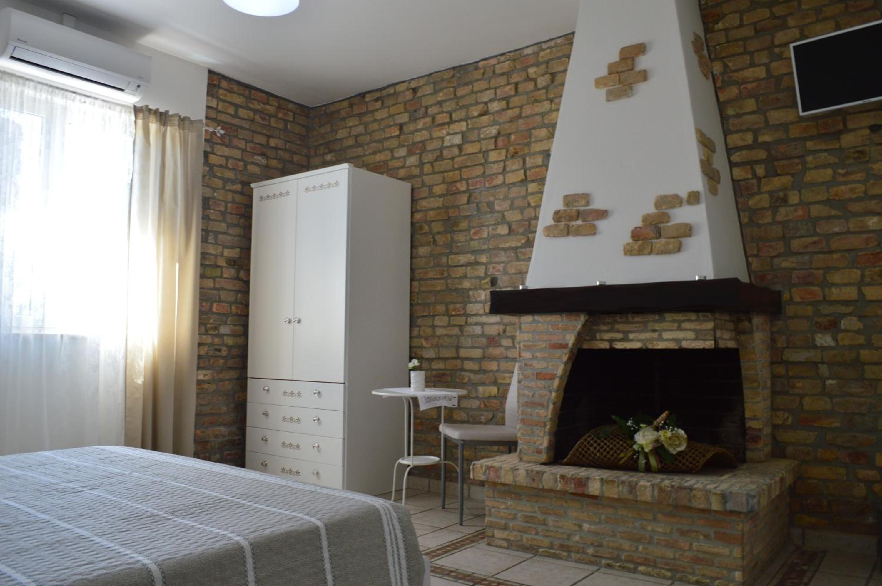 Double Room with Private Bathroom photo 1