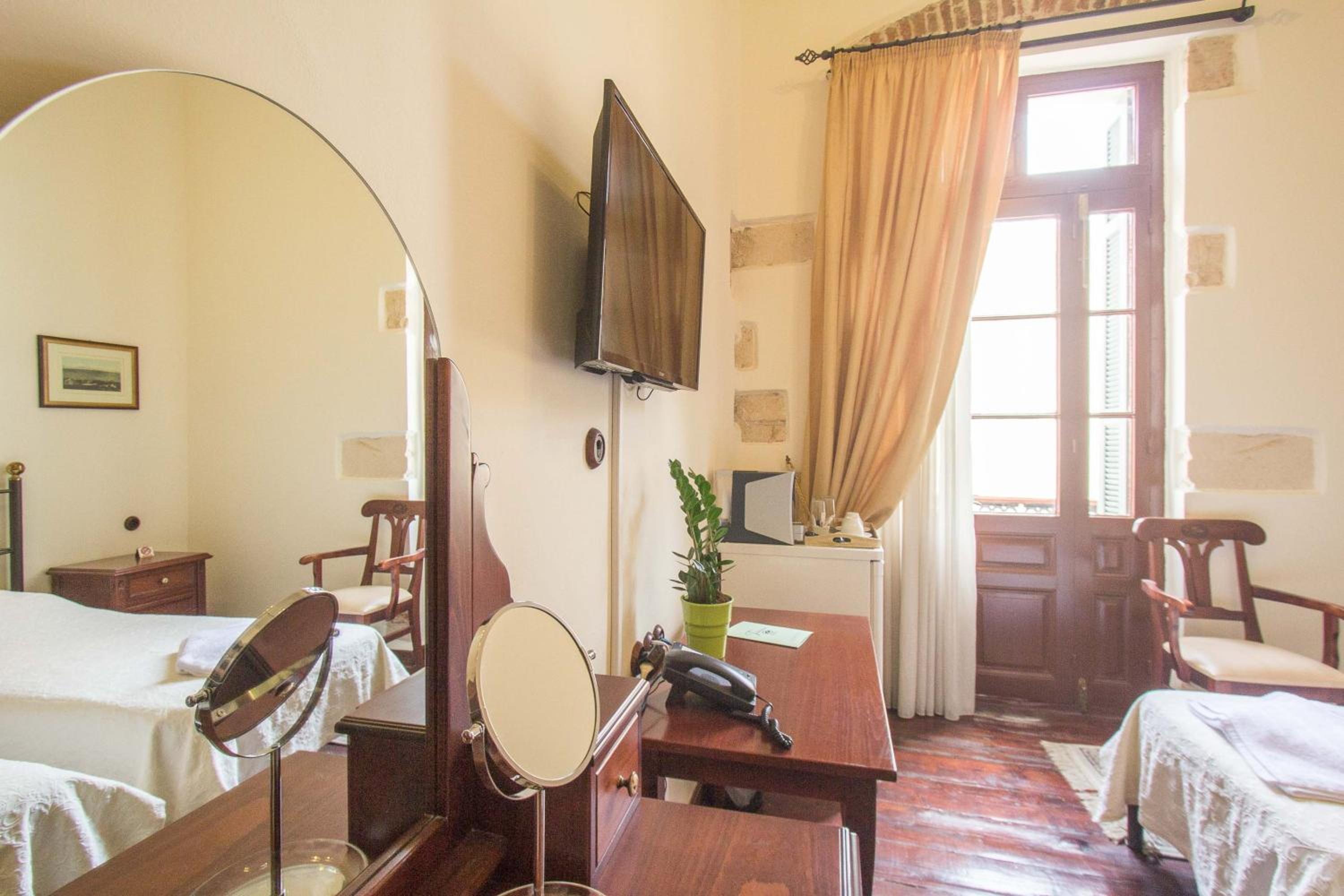 Budget Twin Room photo 2