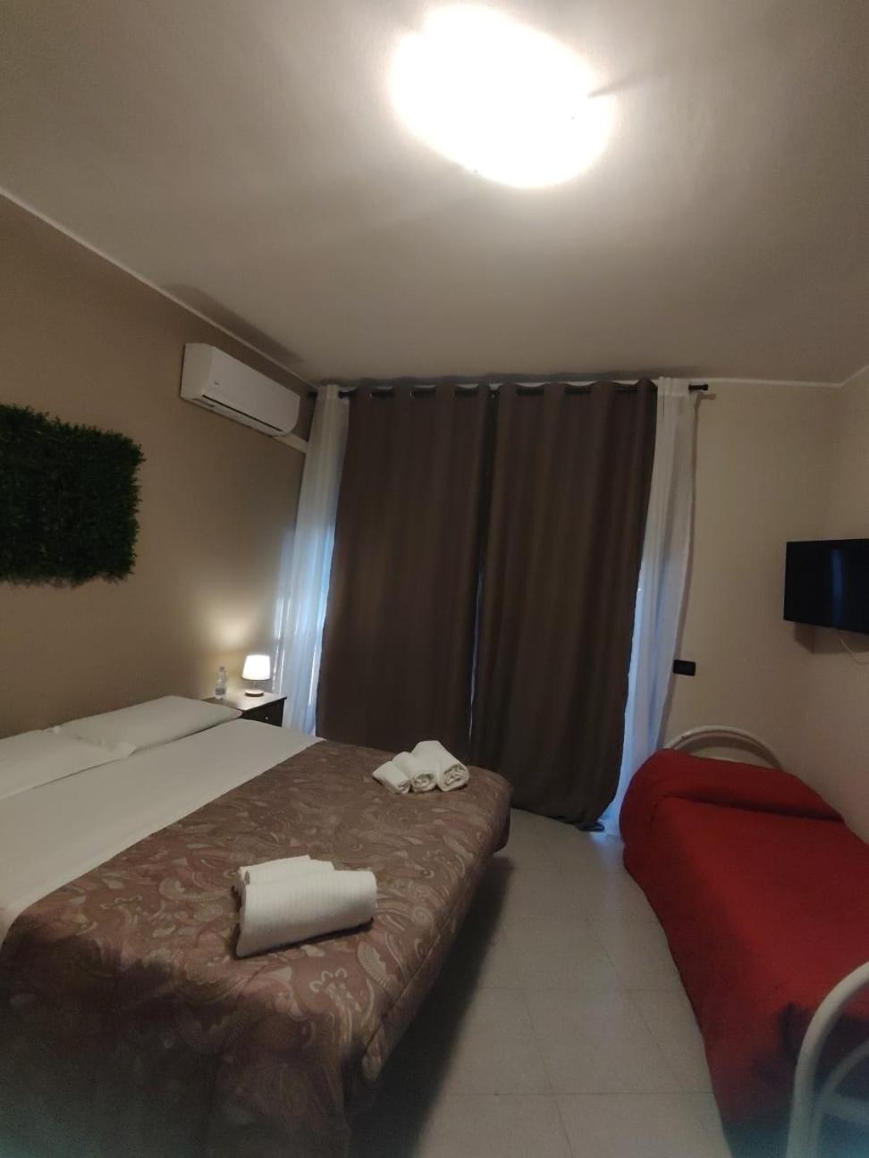 Large Double or Twin Room