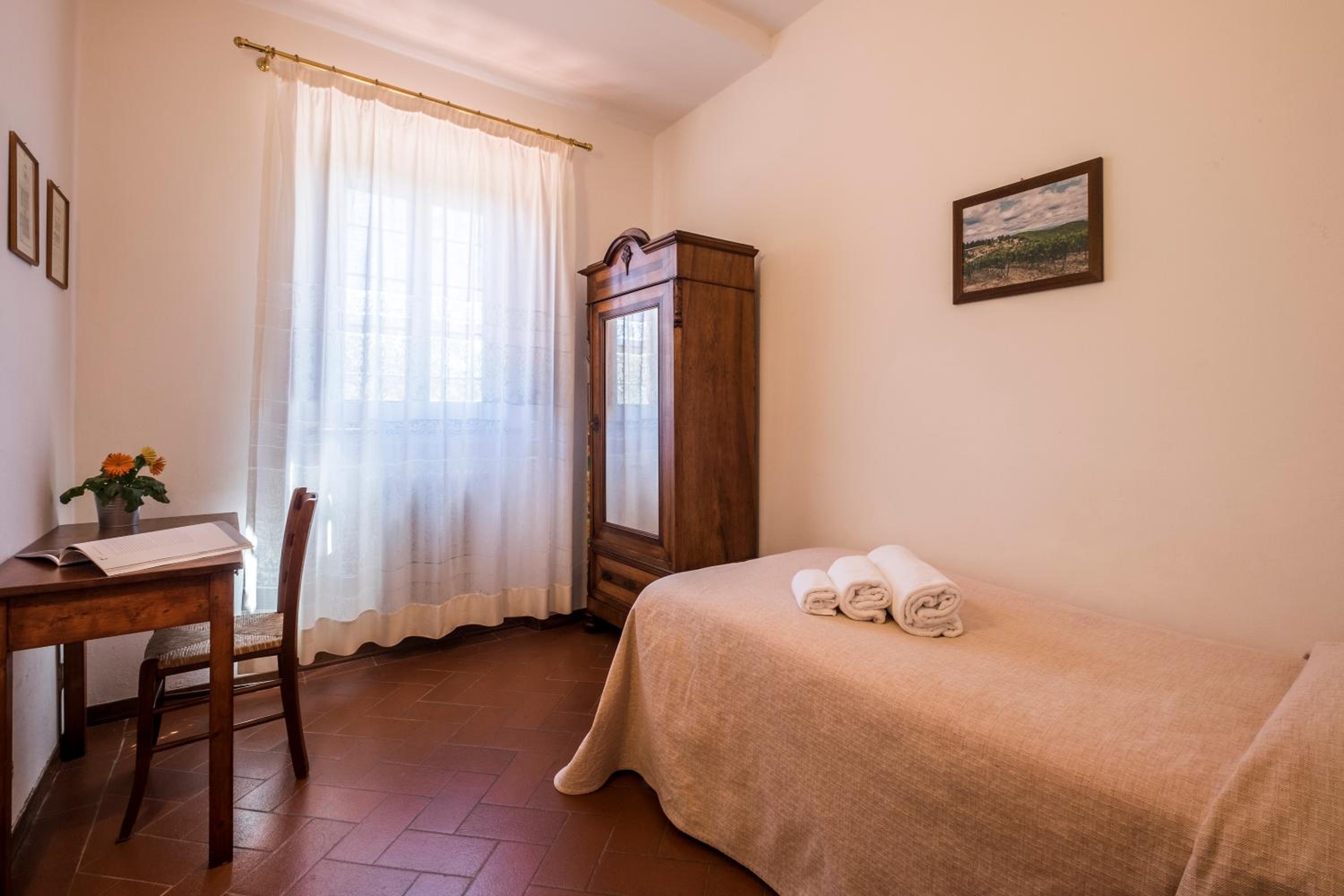 Two-Bedroom Apartment (3 Adults) photo 2