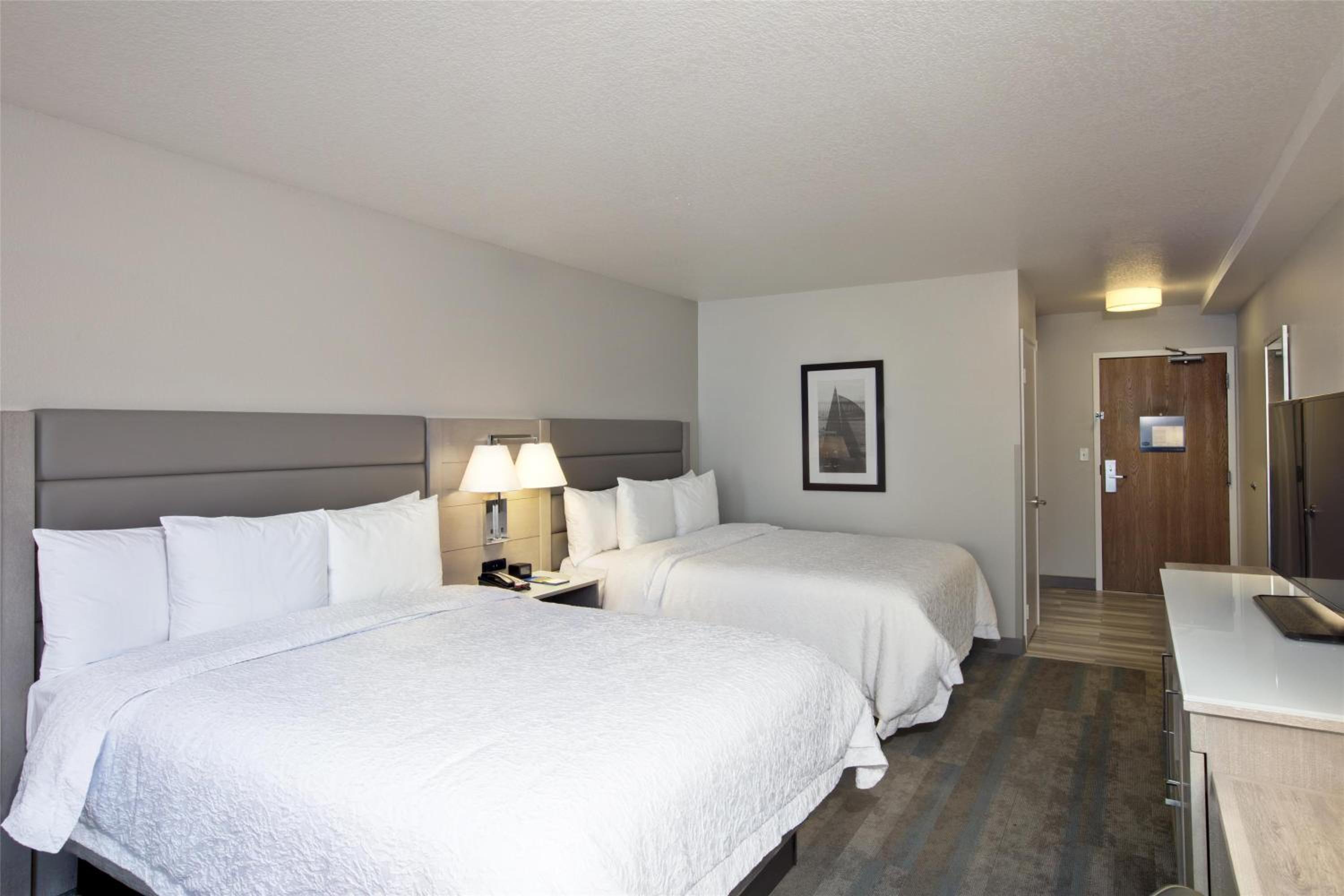 Queen Room with Two Queen Beds - Mobility Access/Non-Smoking - Photo 5