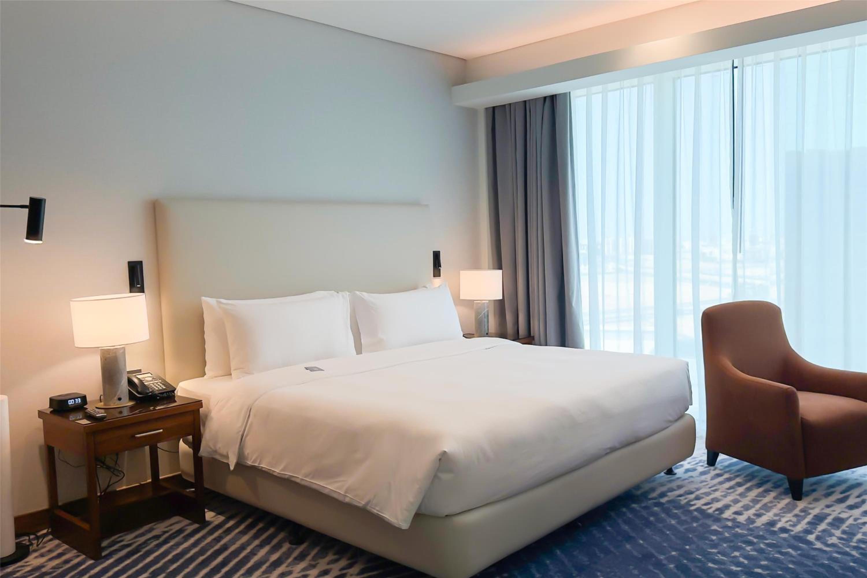 Junior King Suite with Seating Area - Photo 2