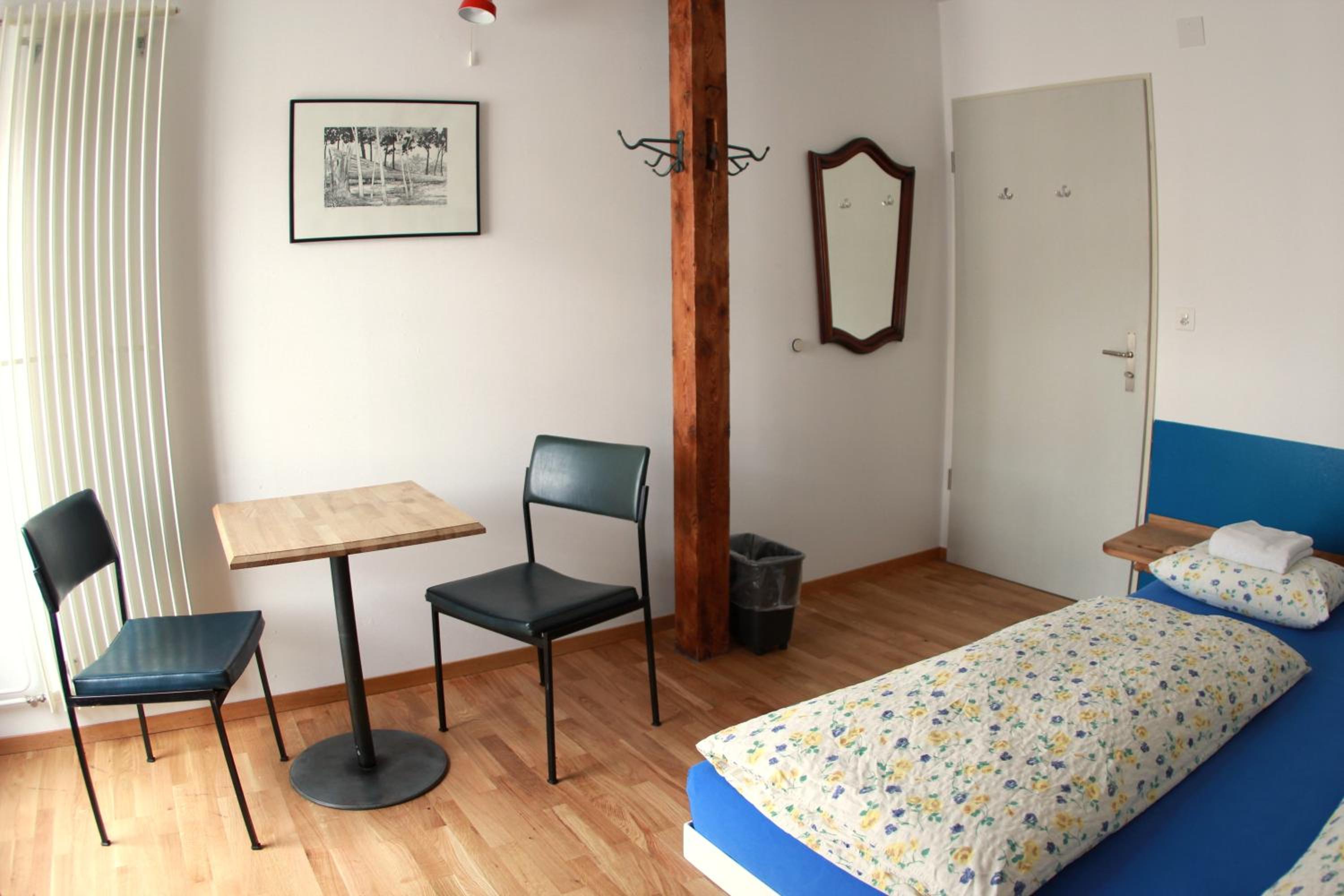 Double Room with Shared Bathroom photo 2