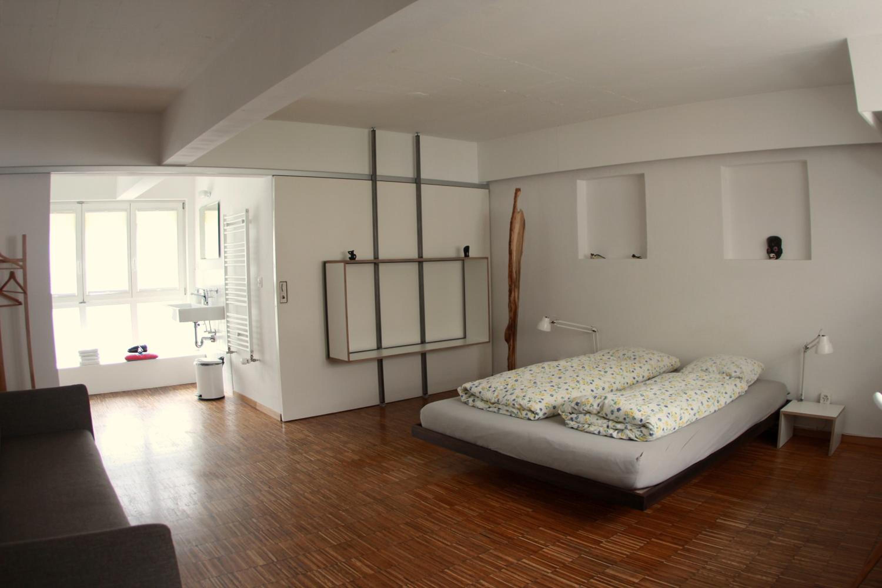 Double Room with Private Bathroom - Photo 11