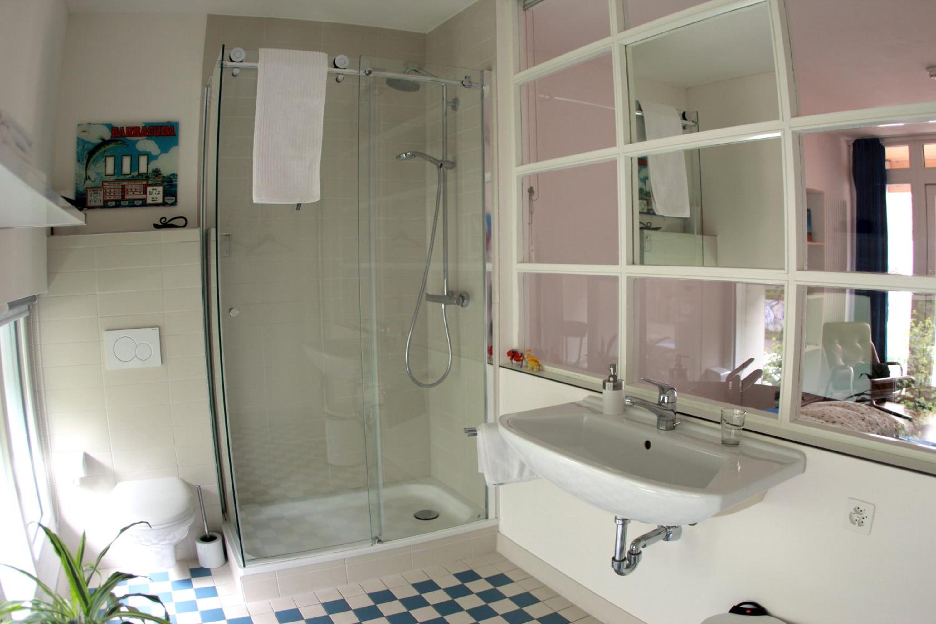 Double Room with Private Bathroom - Photo 15