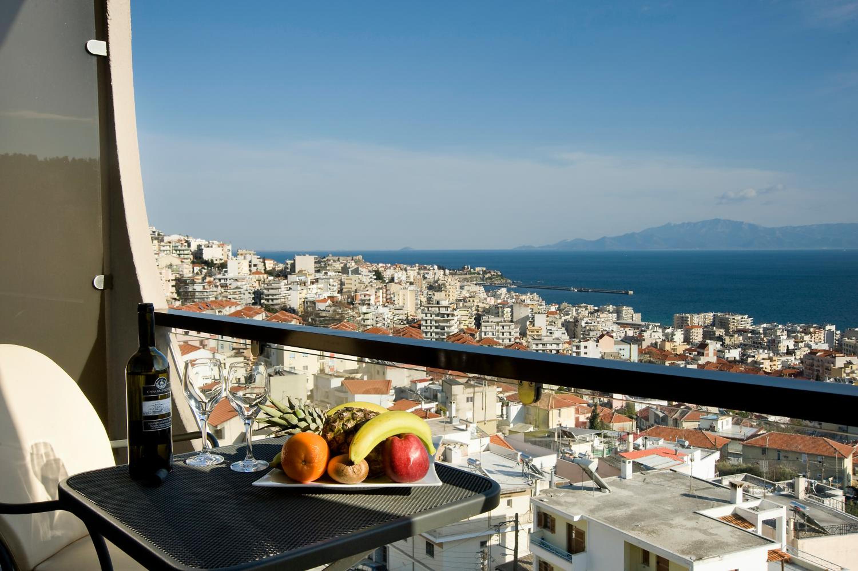 Classic Double or Twin Room with Sea View - Photo 3