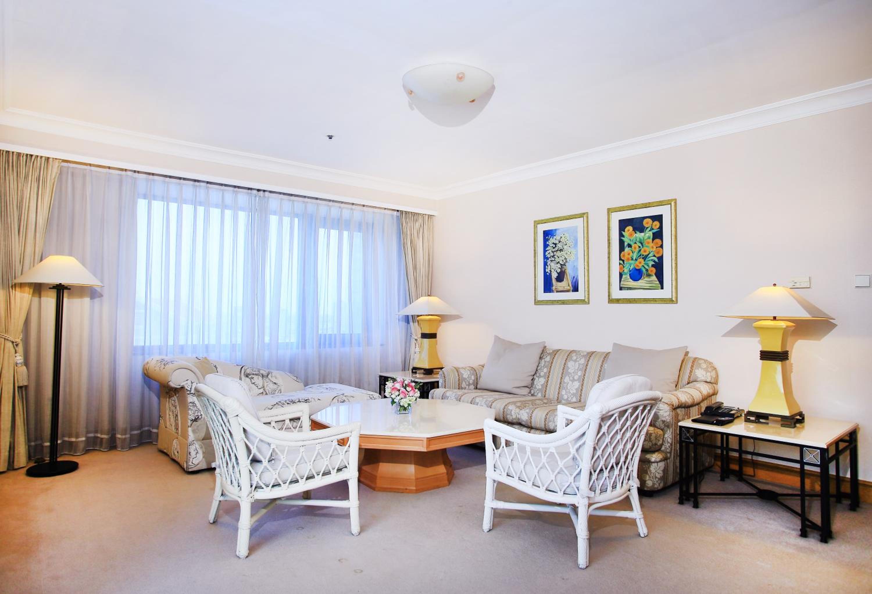 Deluxe Suite