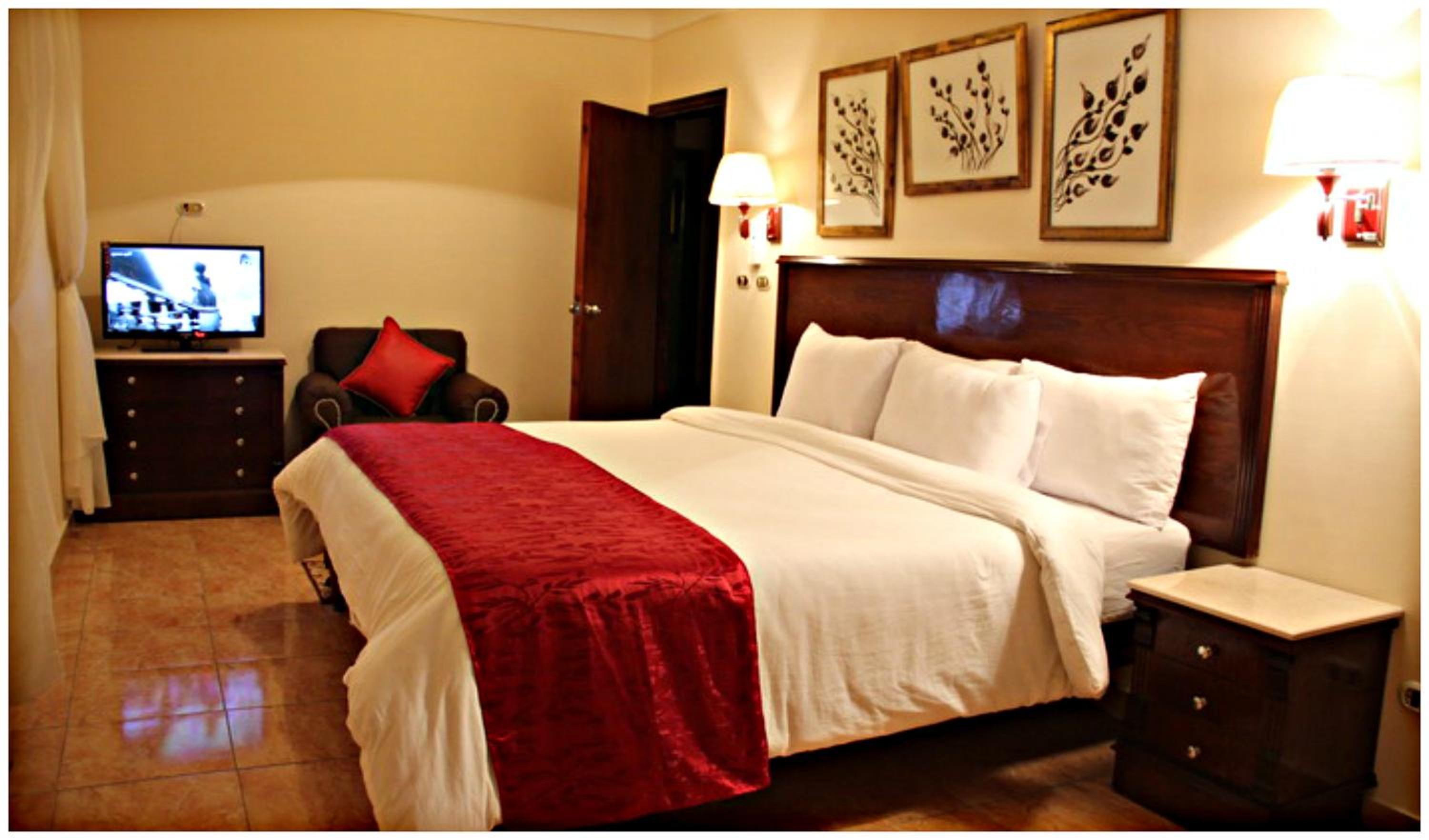 Executive Two-Bedroom Suite - Photo 3