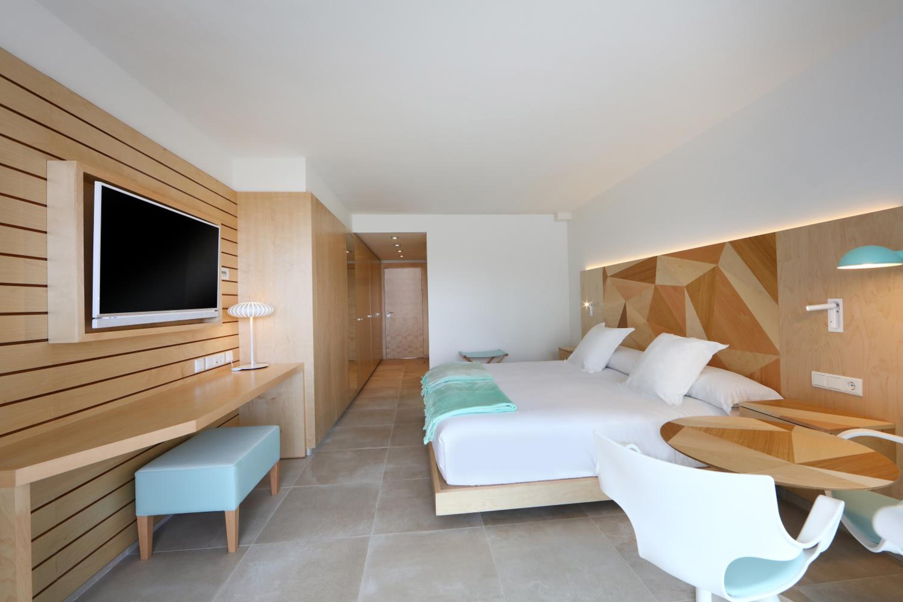 Family Room with Sea View