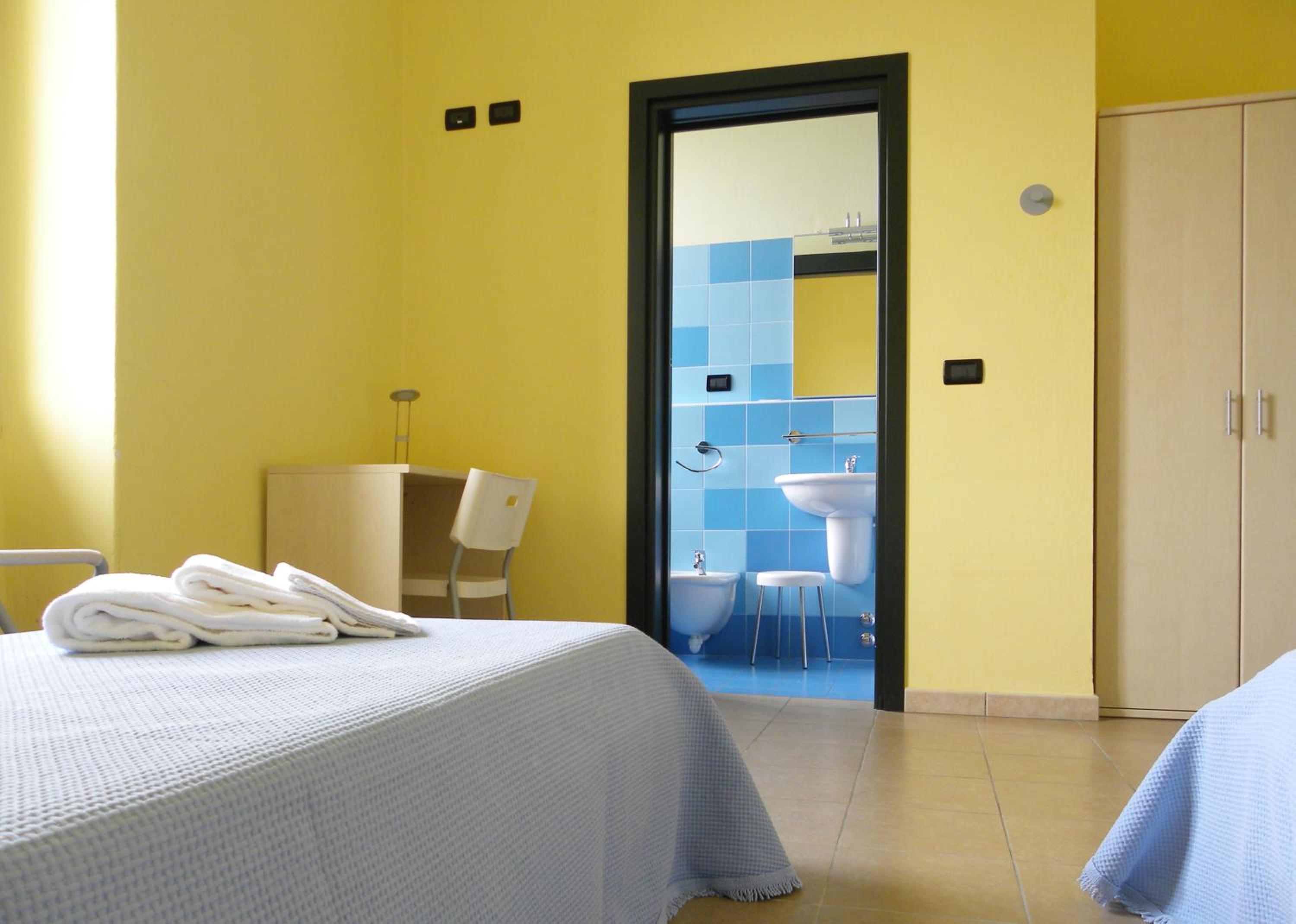 Double or Twin Room - Photo 6