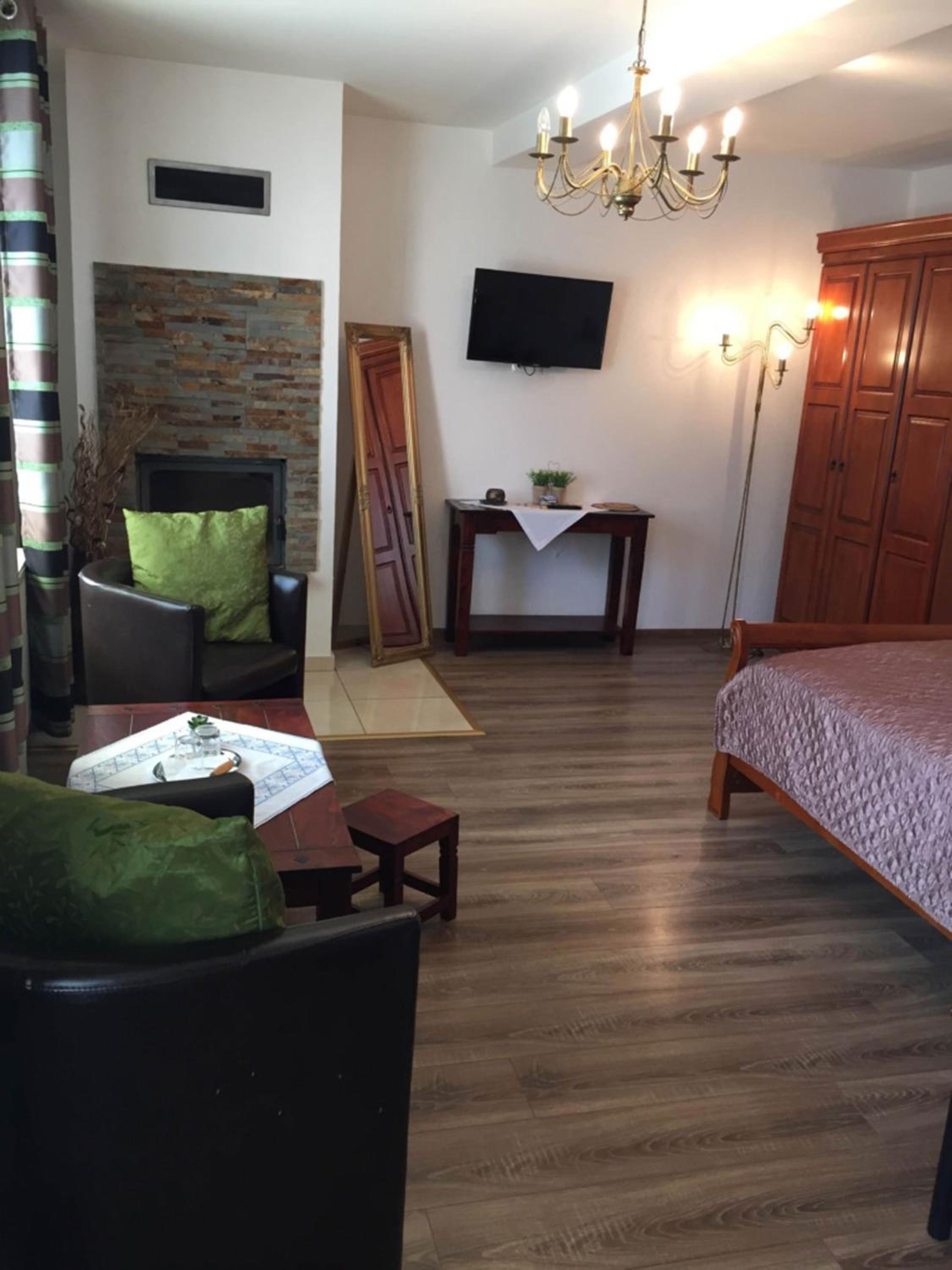 Deluxe Double Room with Shower photo 2
